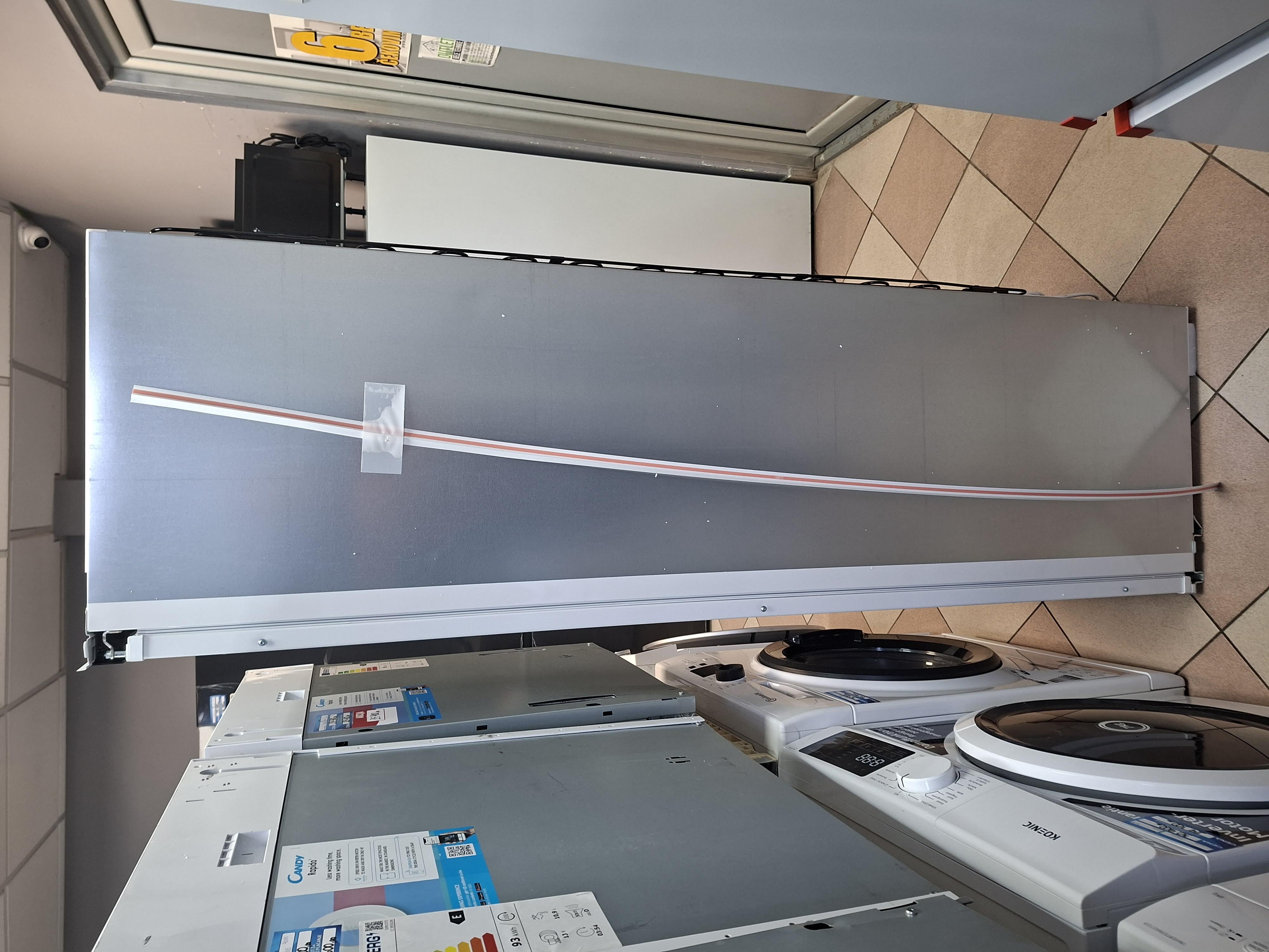 Ugradni Frižider Electrolux KRD6DE18S1 , 177cm.