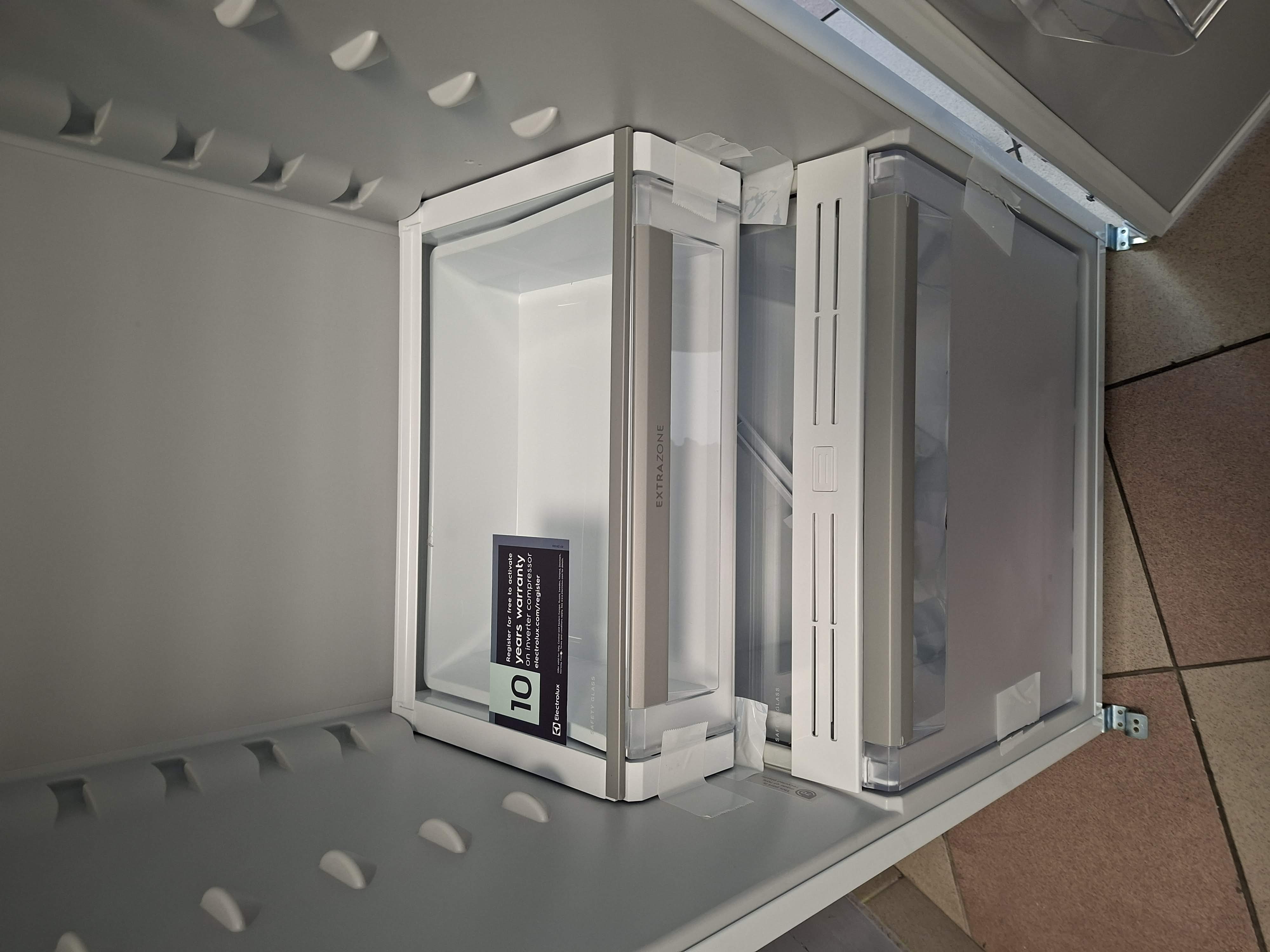 Ugradni Frižider Electrolux KRD6DE18S1 , 177cm.