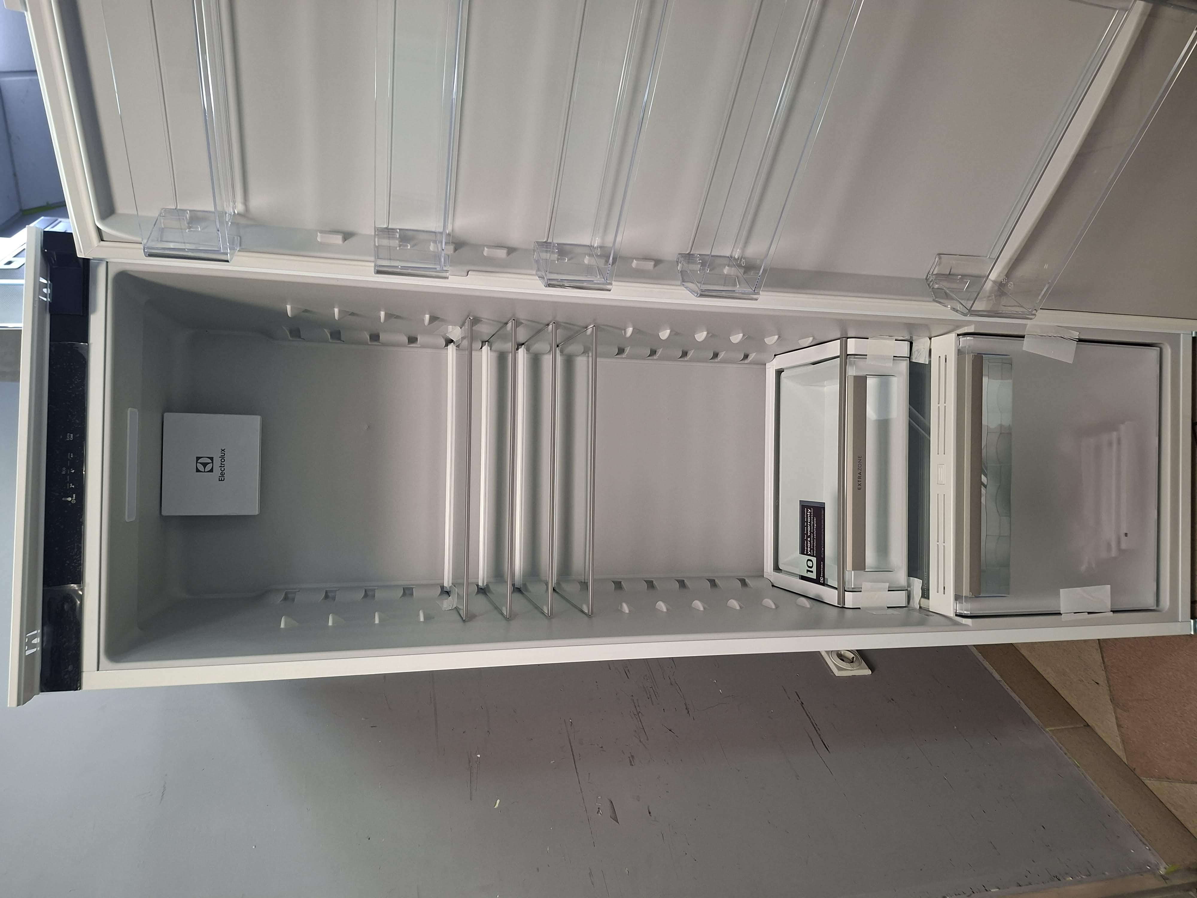 Ugradni Frižider Electrolux KRD6DE18S1 , 177cm.