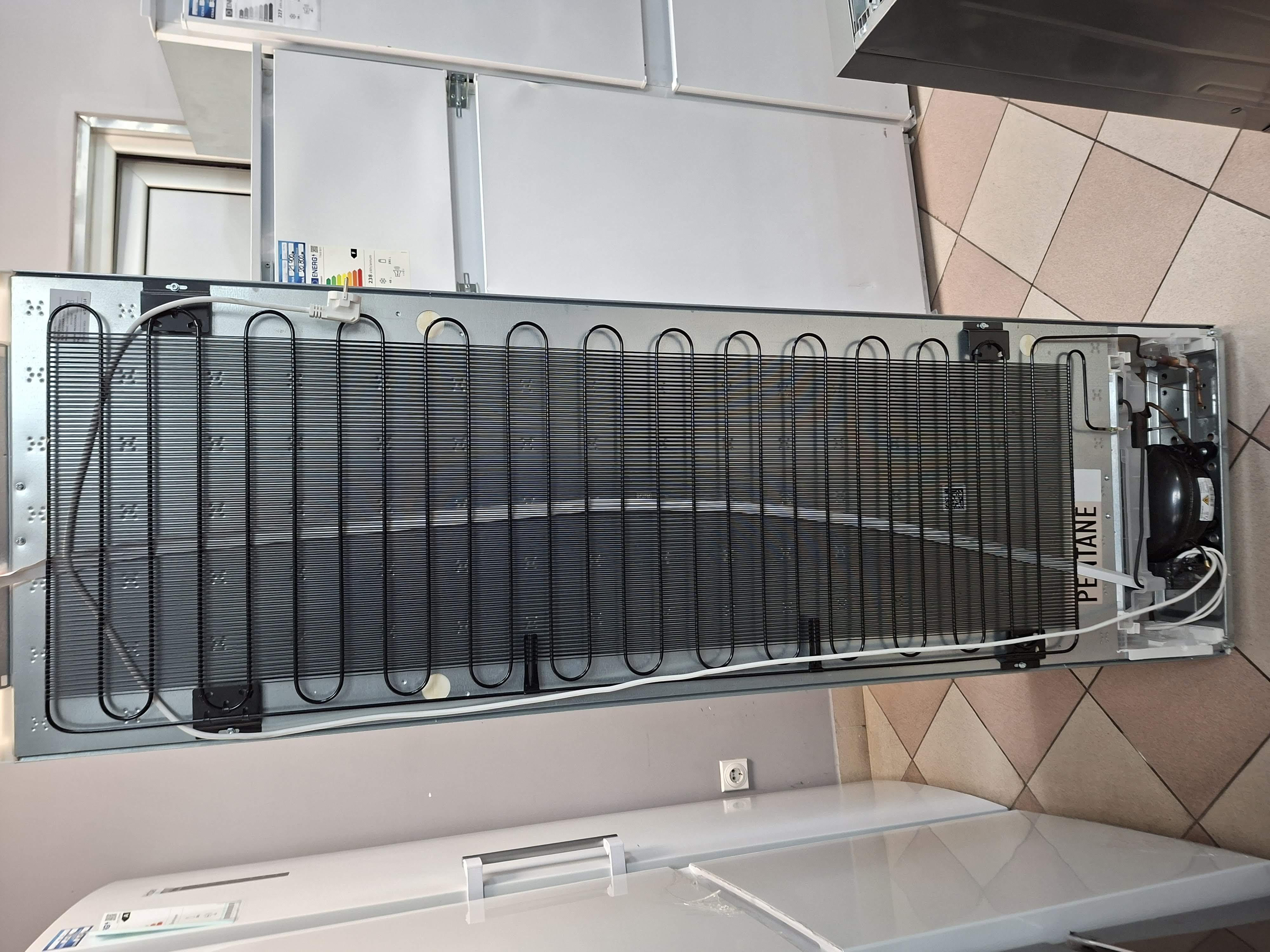Ugradni Frižider Electrolux KRD6DE18S1 , 177cm.