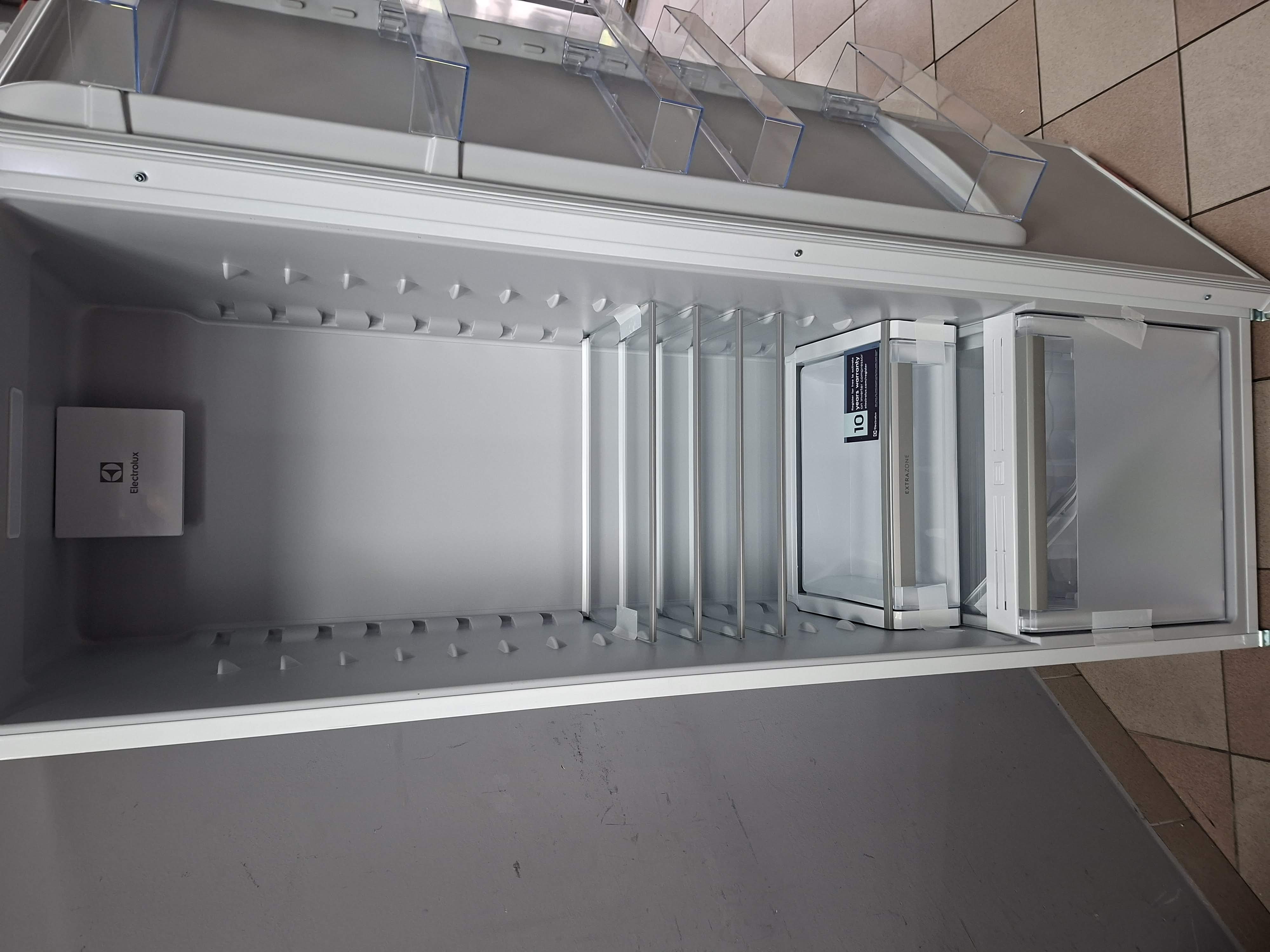 Ugradni Frižider Electrolux KRD6DE18S1 , 177cm.