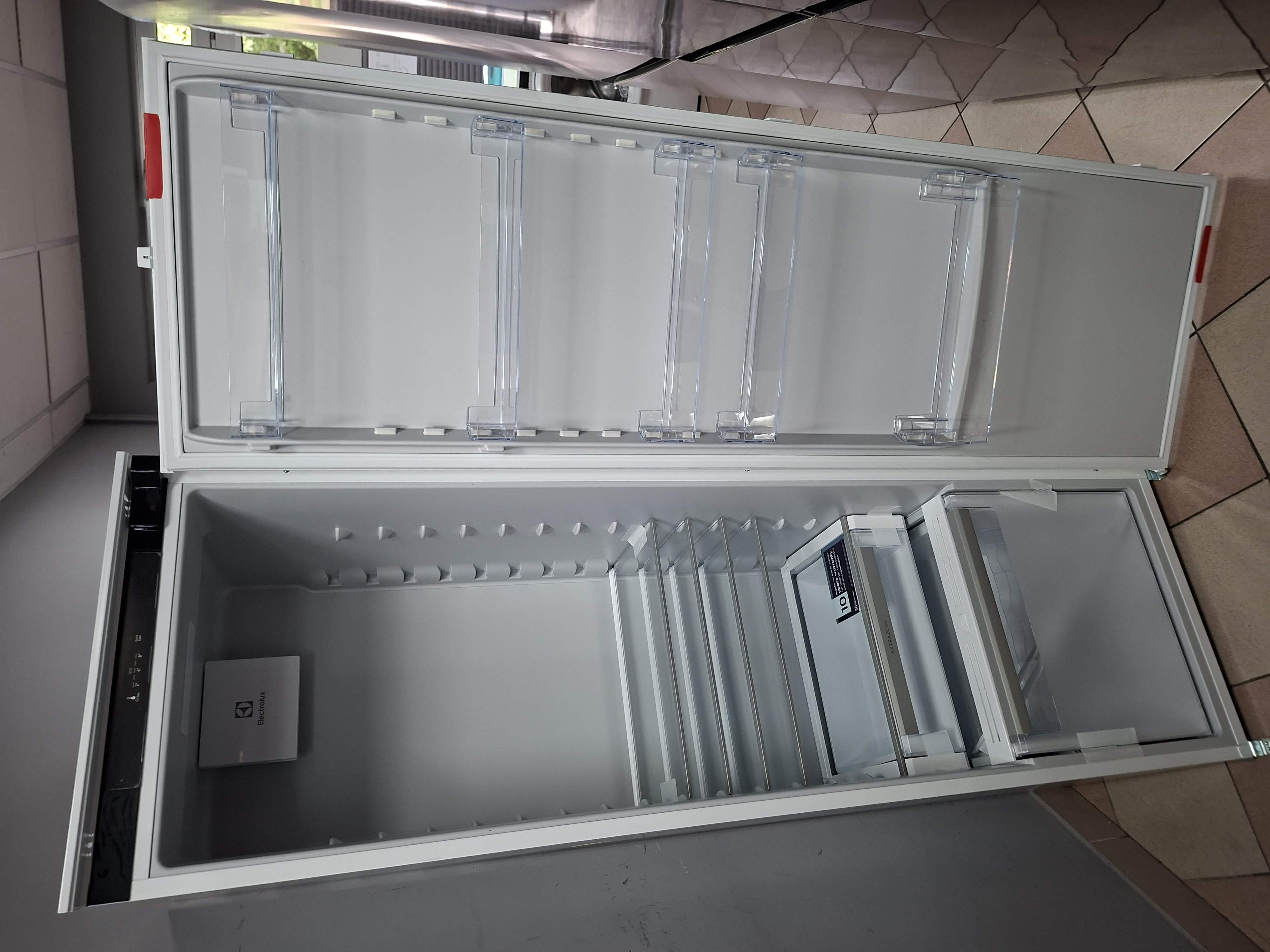 Ugradni Frižider Electrolux KRD6DE18S1 , 177cm.