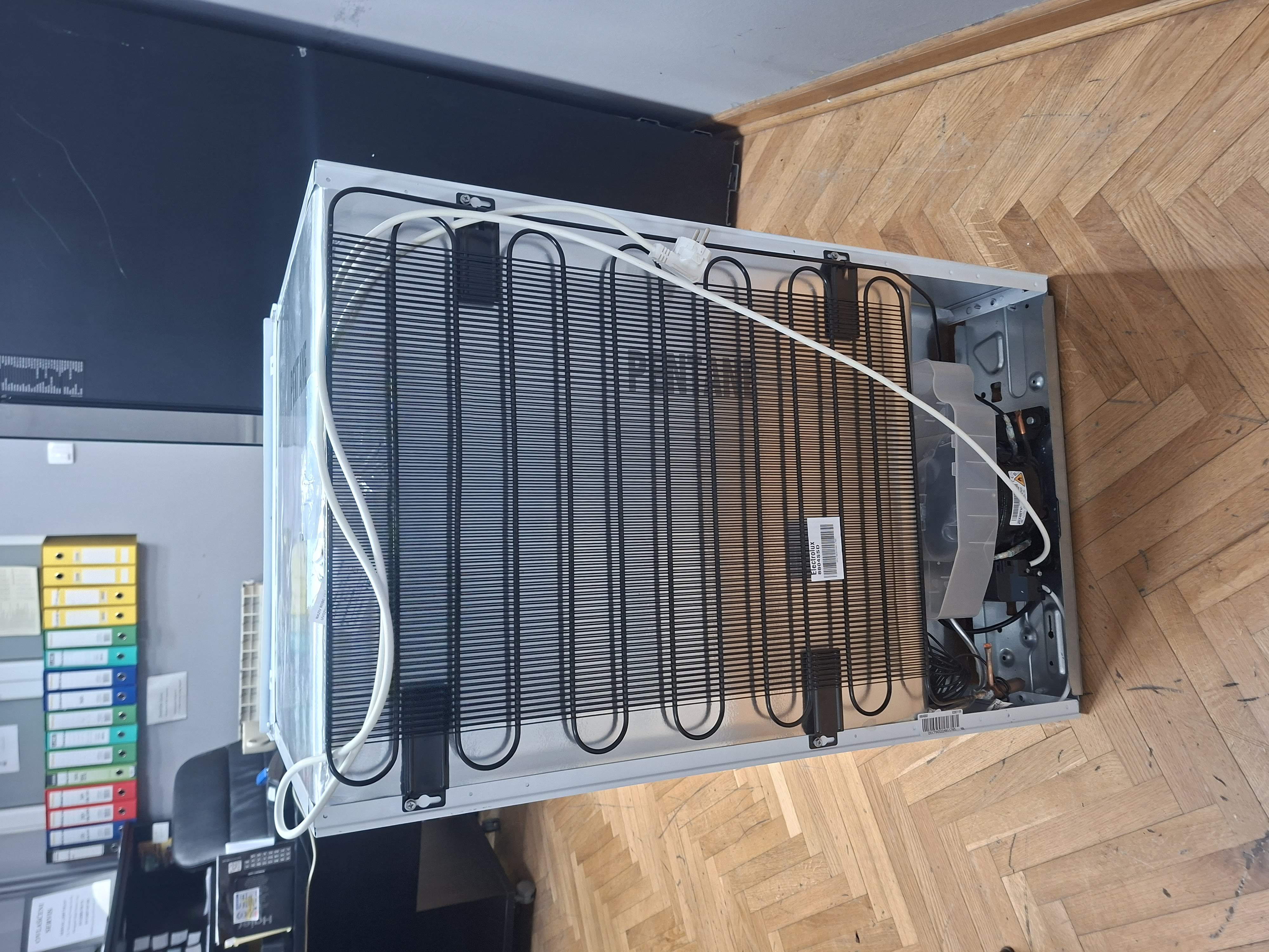 Ugradni frižider Electrolux LFB2AE88S1 , 87cm