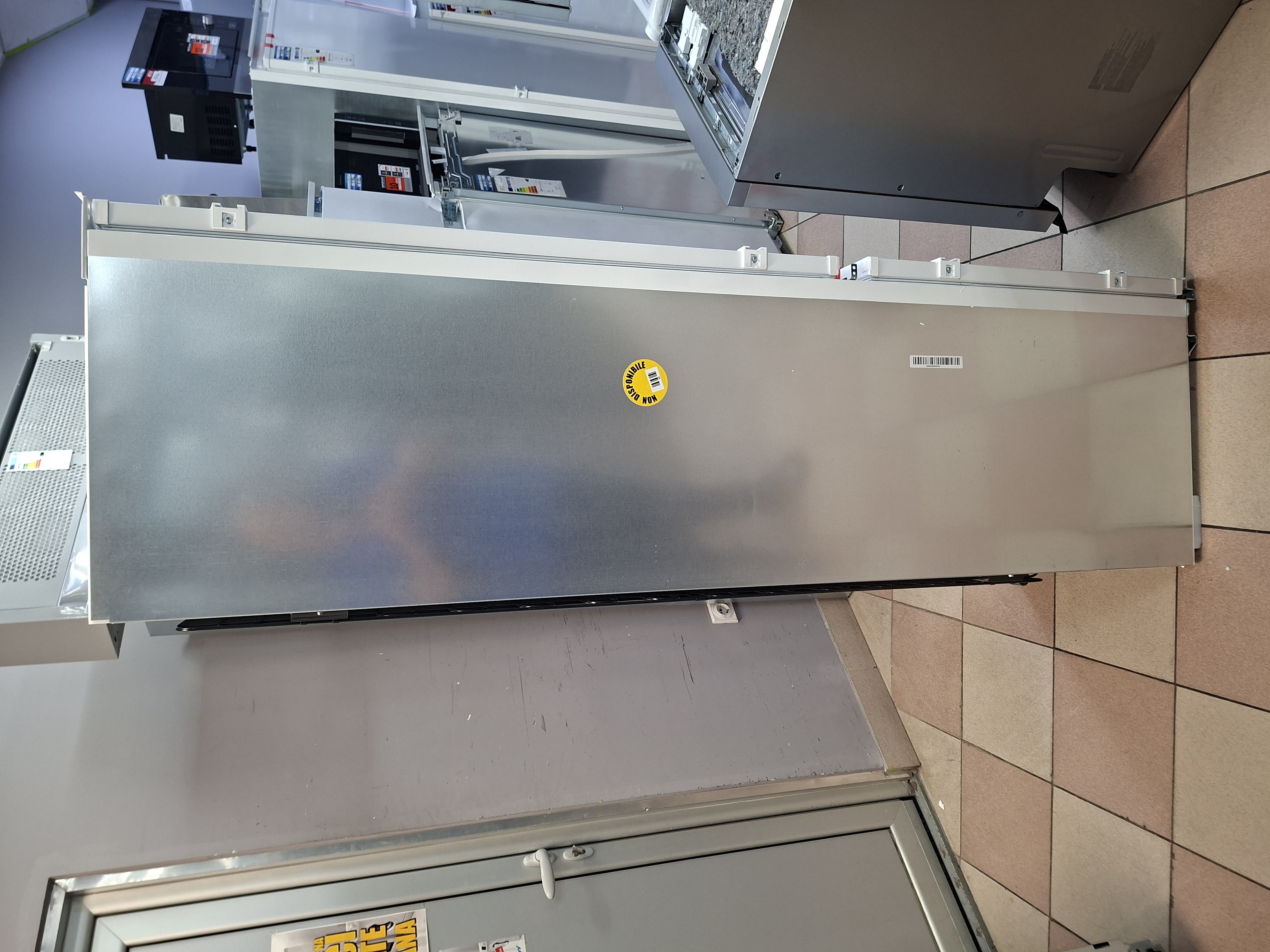 Ugradni Frižider Electrolux LND5FE18S , 177 cm.