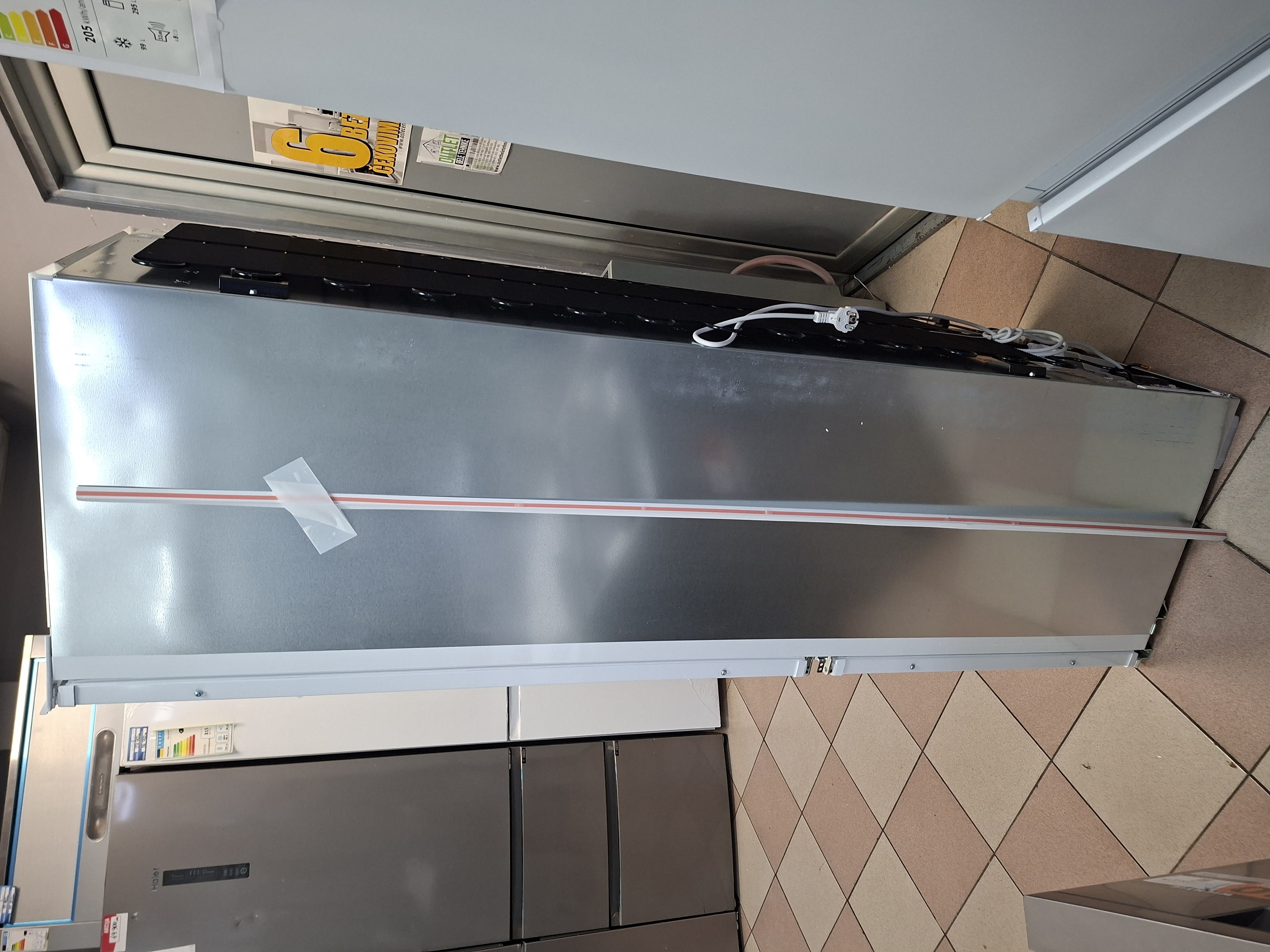 Ugradni Frižider Electrolux LND5FE18S , 177 cm.