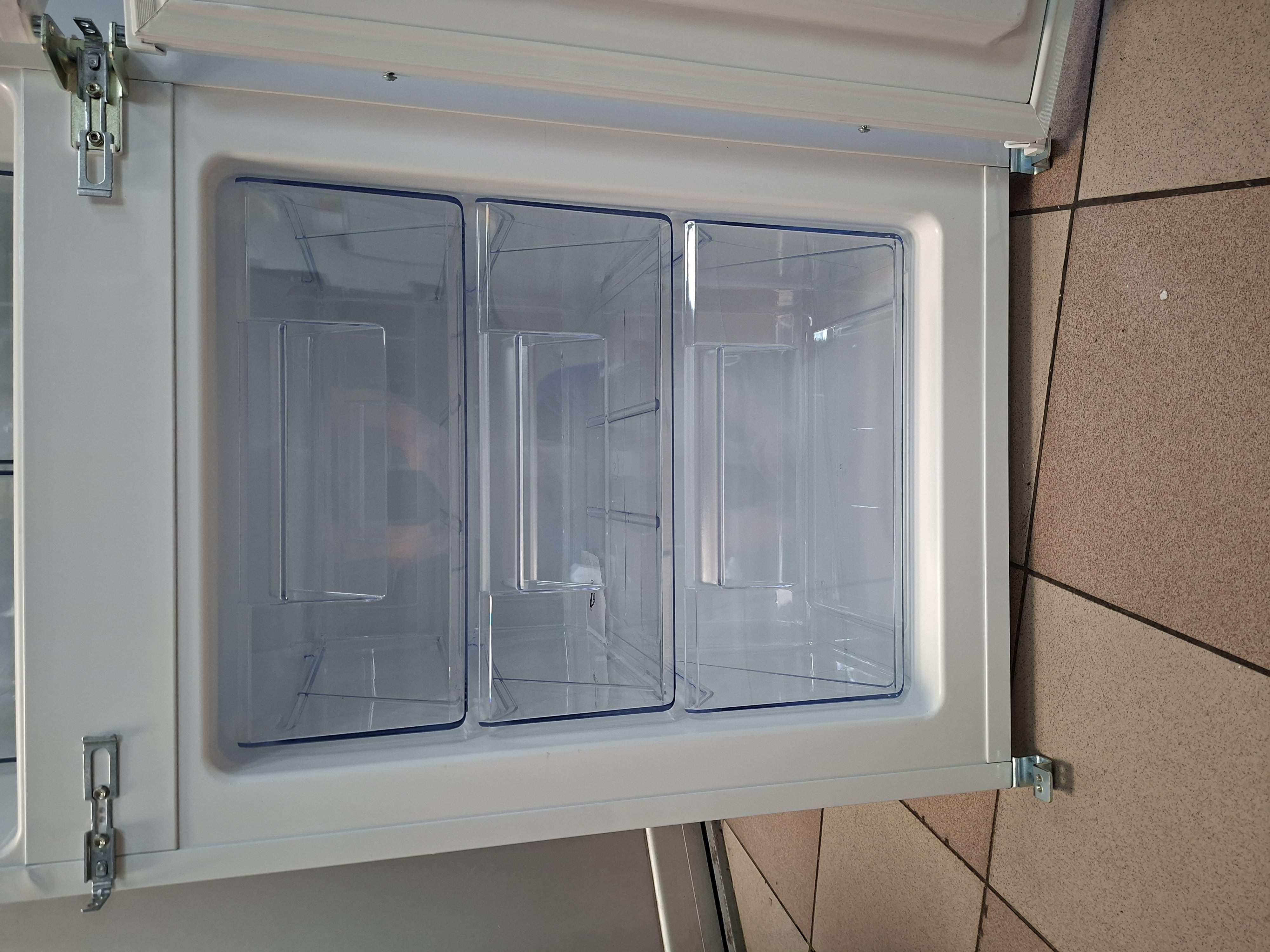 Ugradni Frižider Electrolux LND5FE18S , 177 cm.