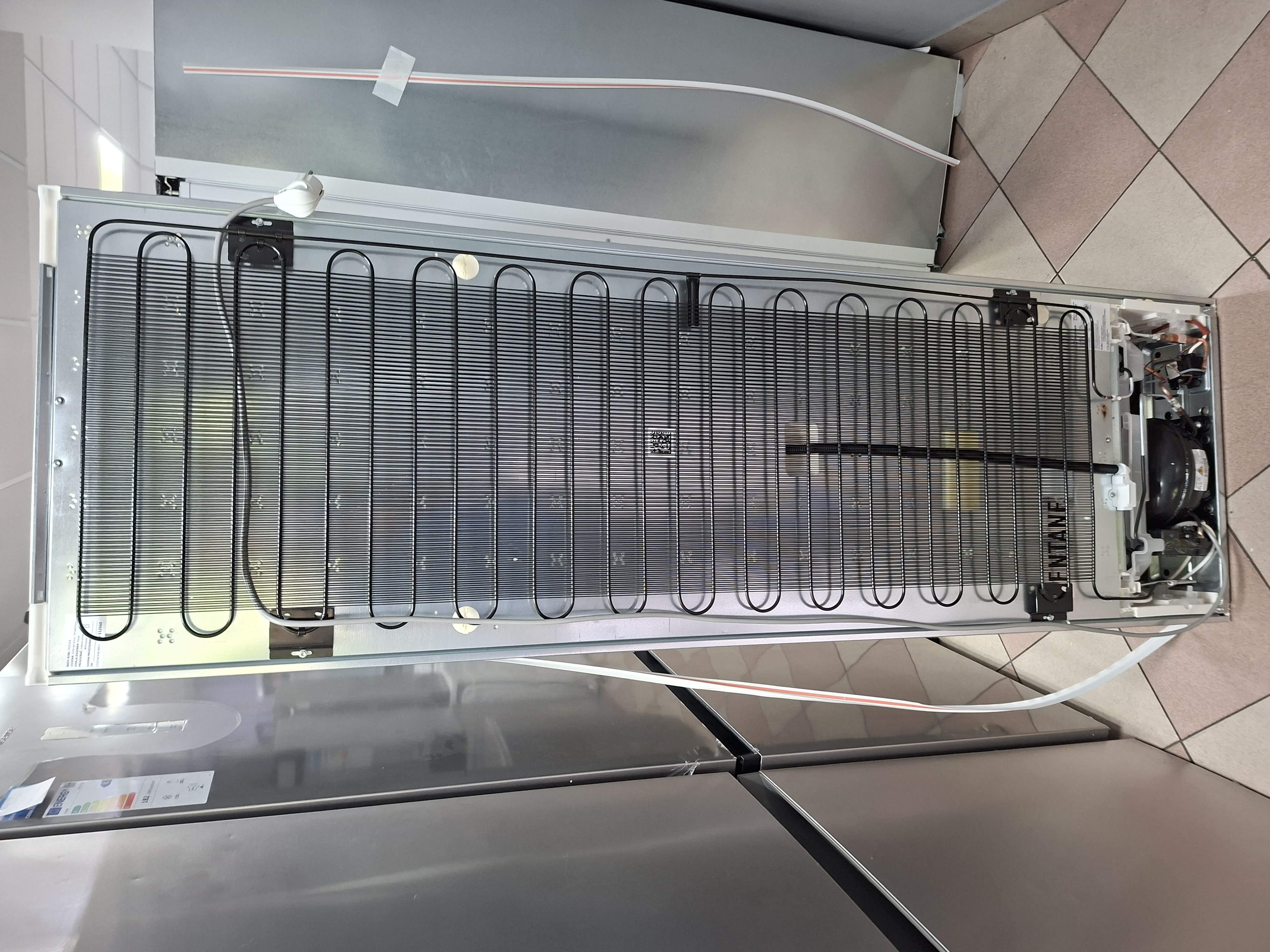 Ugradni Frižider Electrolux LNG7M118R8  , 177 cm.