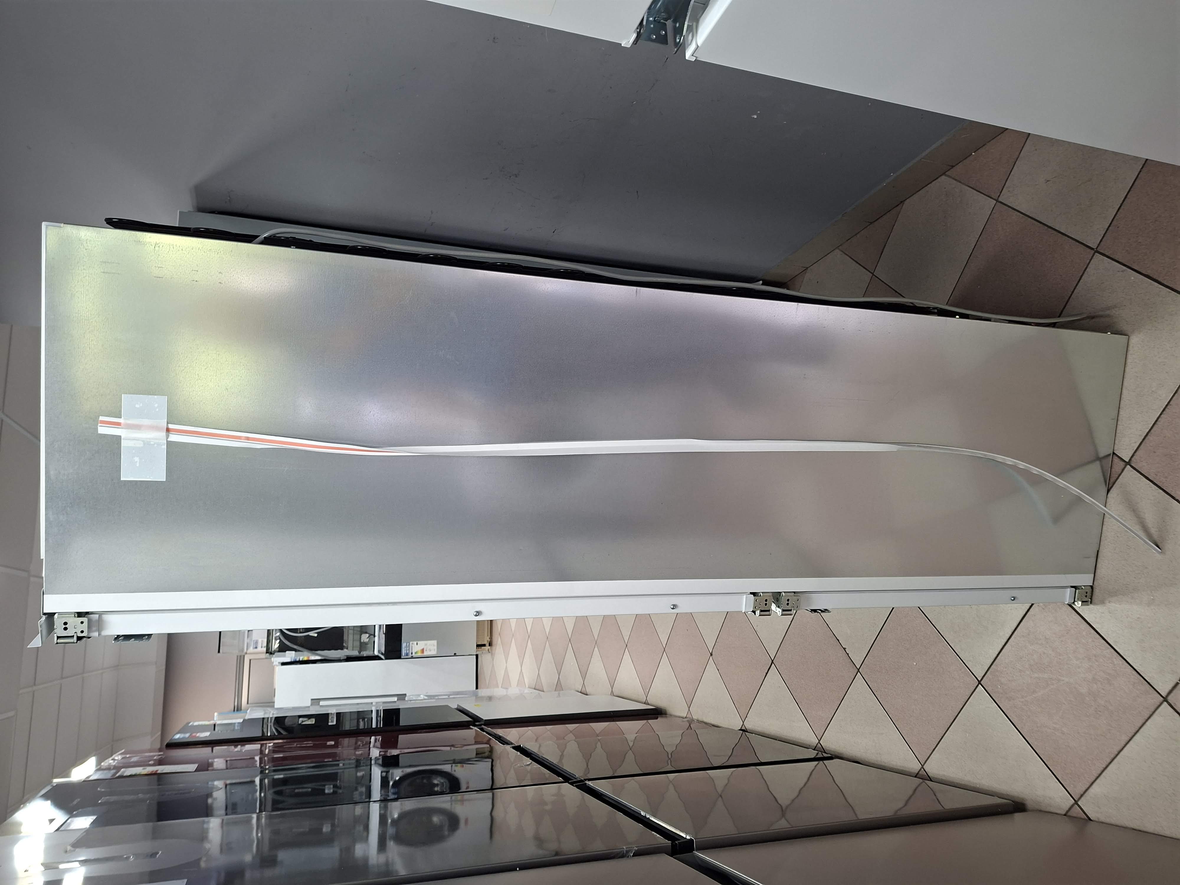Ugradni Frižider Electrolux LNG7M118R8  , 177 cm.