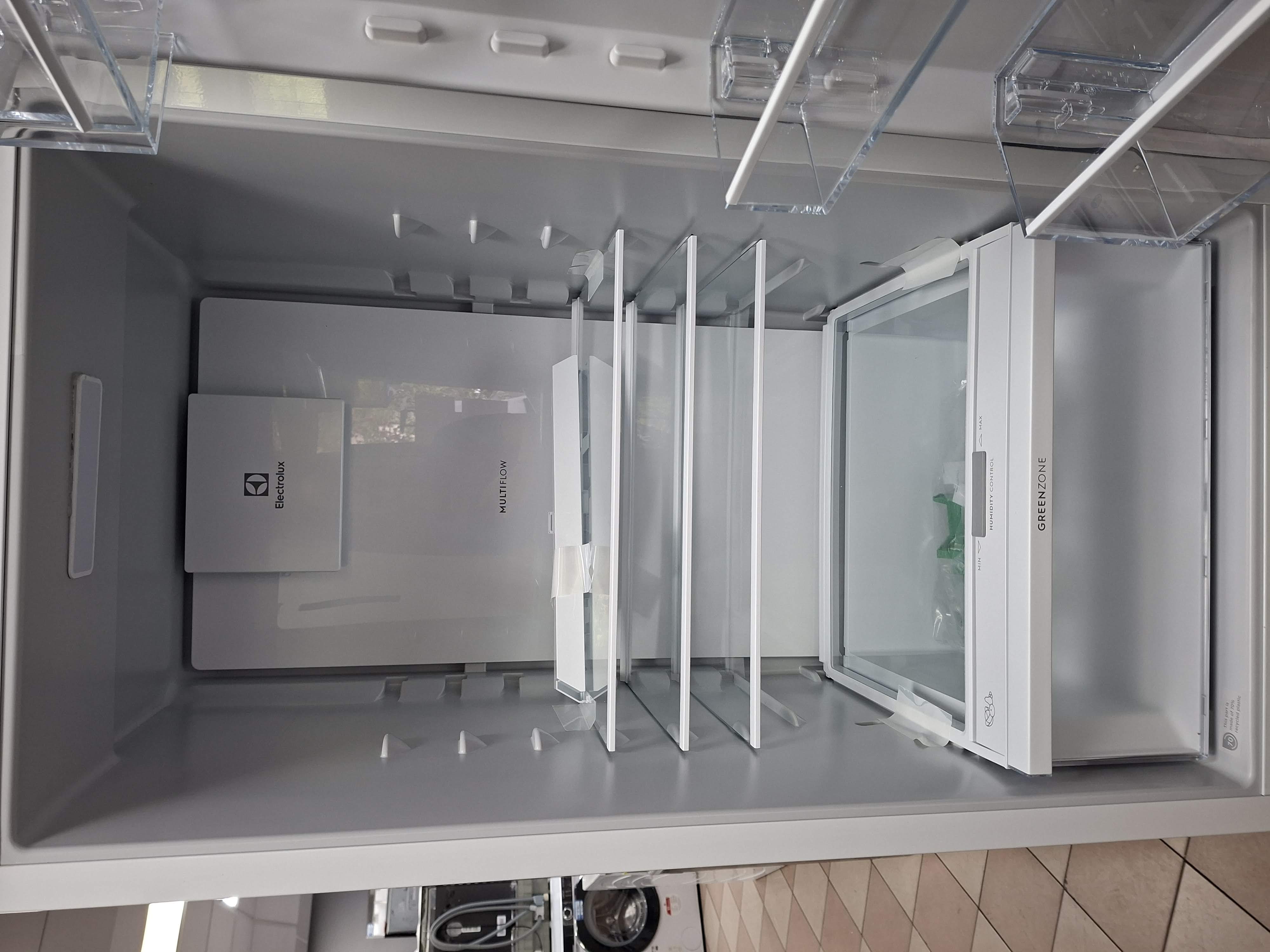 Ugradni Frižider Electrolux LNG7M118R8  , 177 cm.