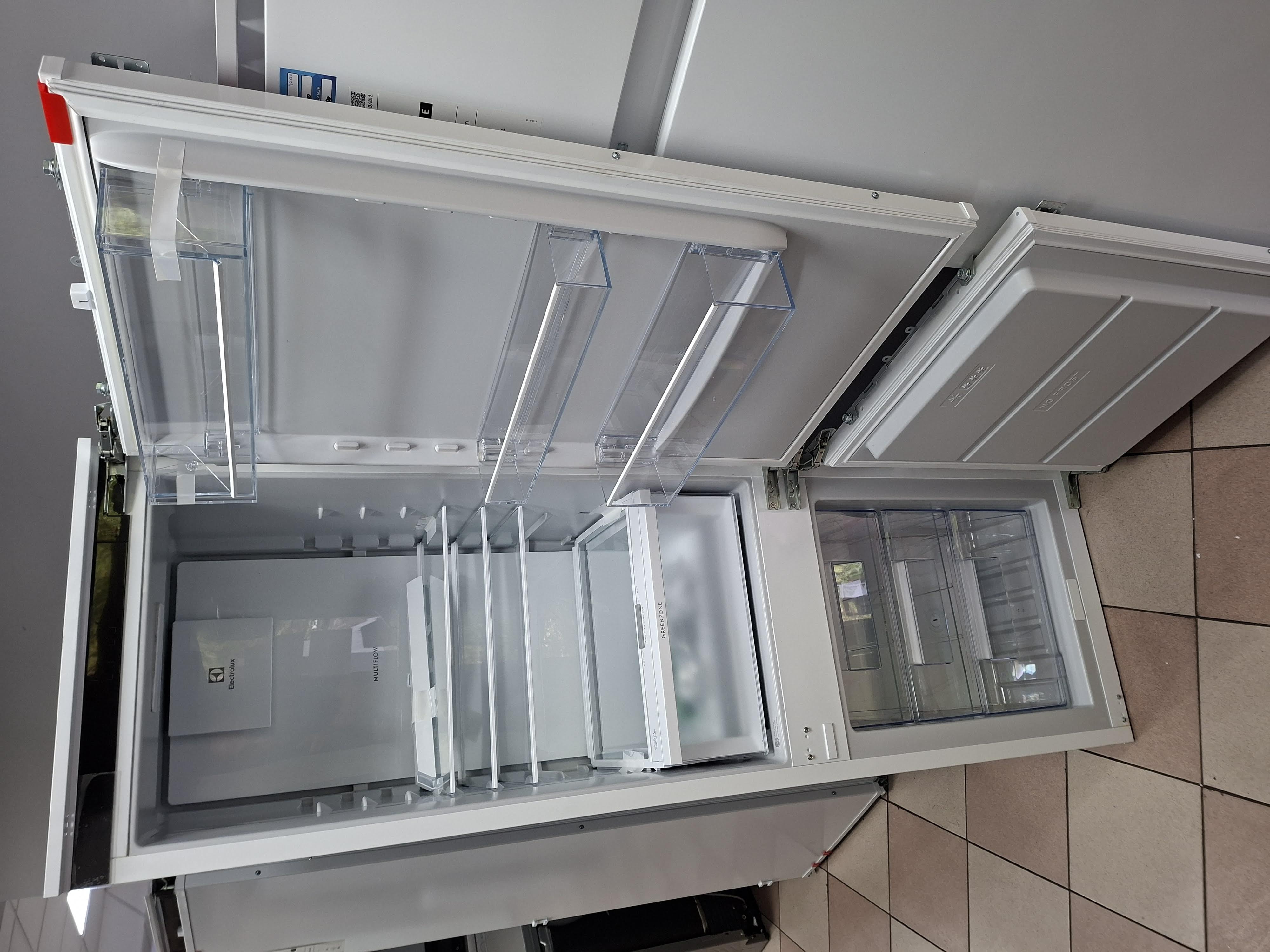 Ugradni Frižider Electrolux LNG7M118R8  , 177 cm.