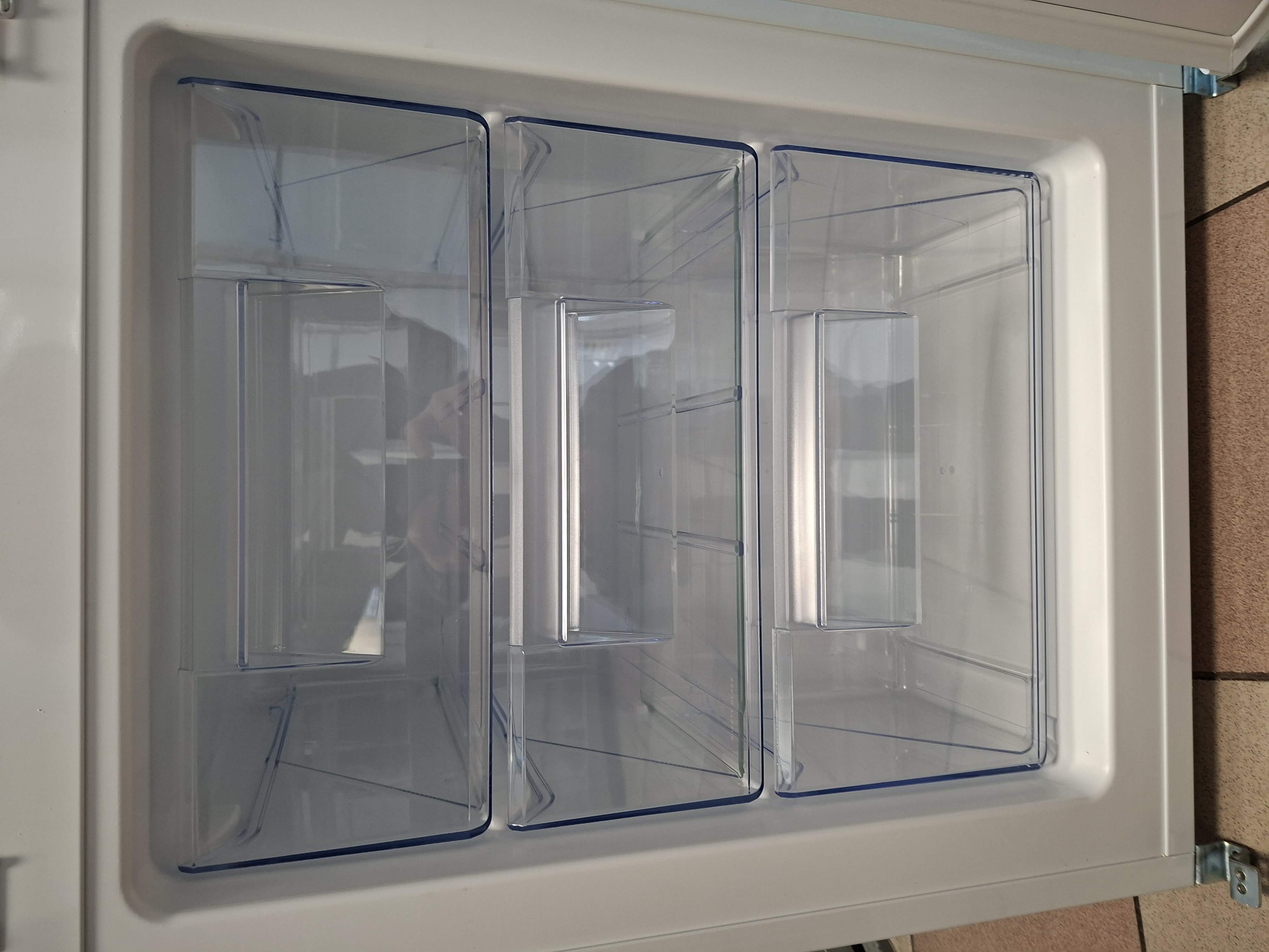 Ugradni Frižider Electrolux LNS5LE18S  , 177 cm.