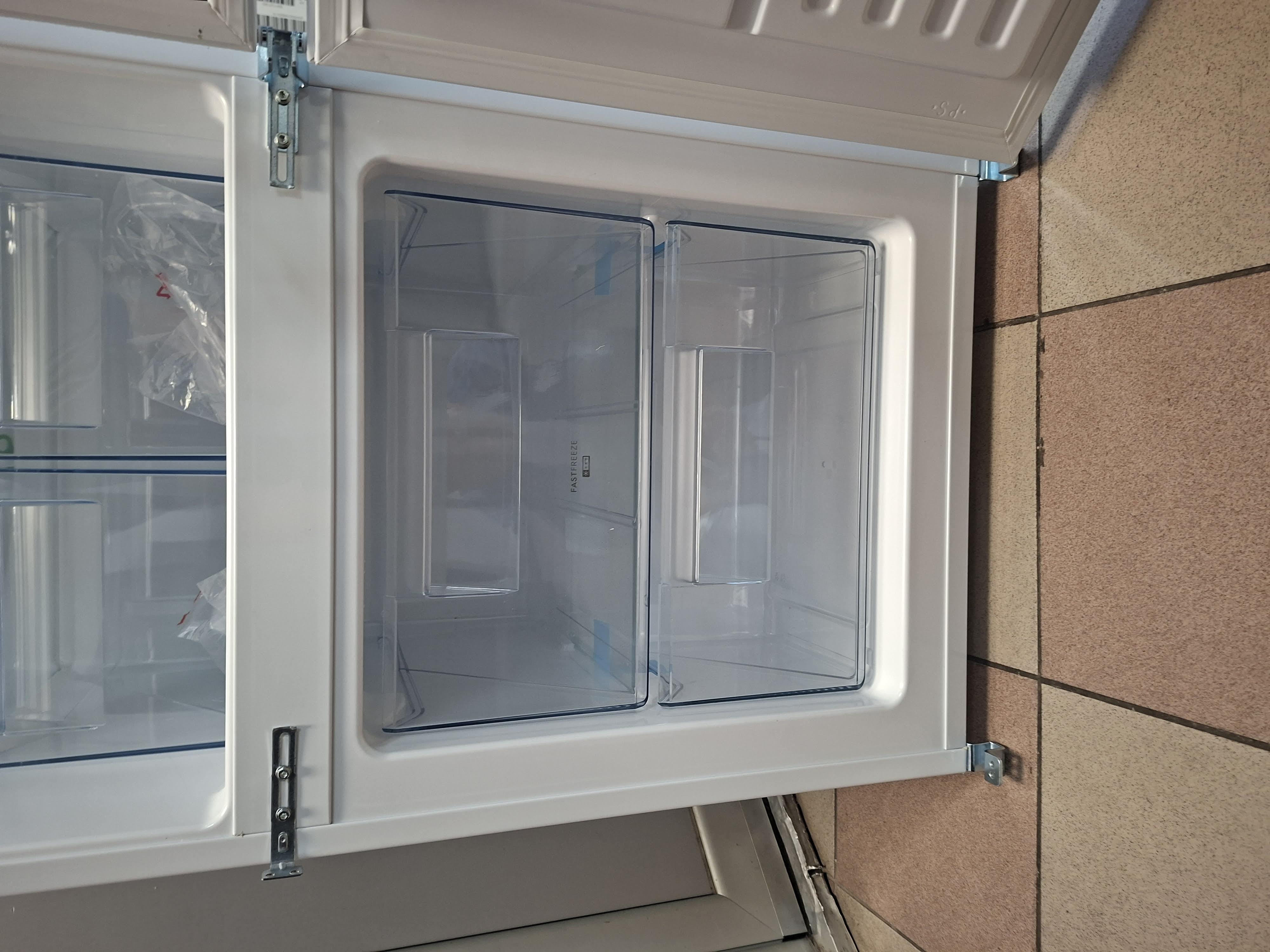 Ugradni Frižider Electrolux LNT3LE14S , 145 cm.