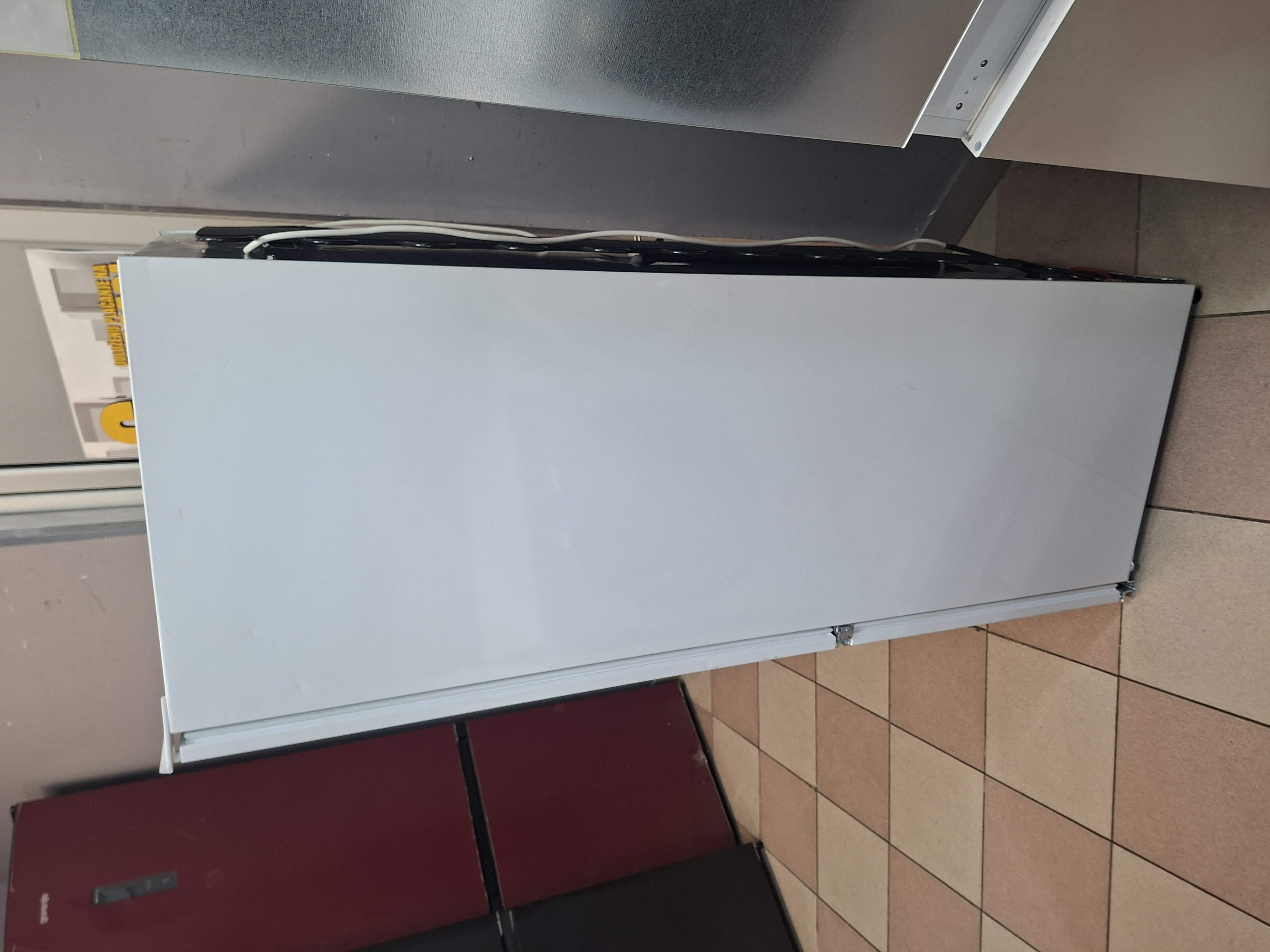 Ugradni Frižider Electrolux LNT3LE14S , 145 cm.