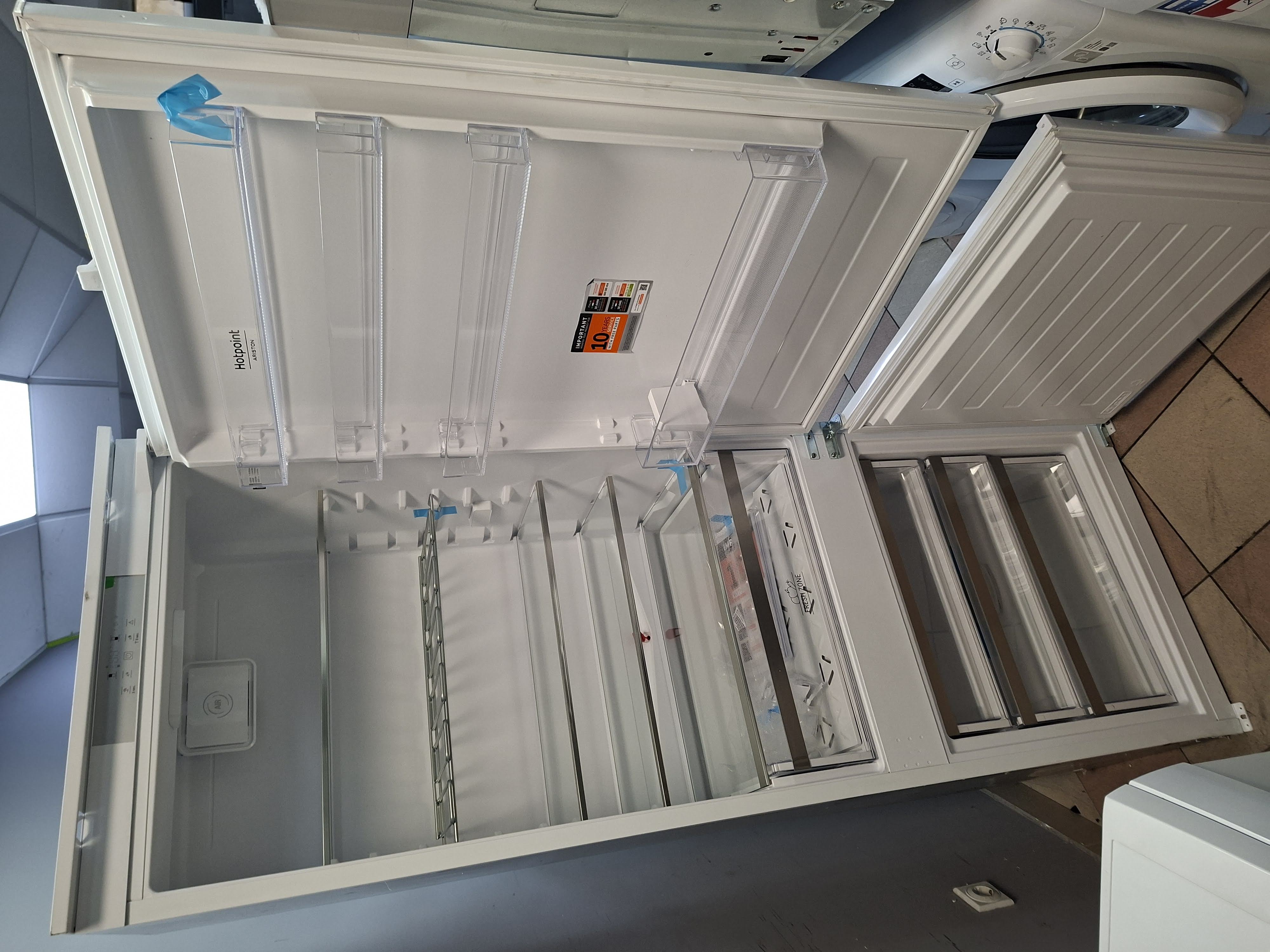 Ugradni Frižider Hotpoint Ariston BCB 4020 E , 69cm.