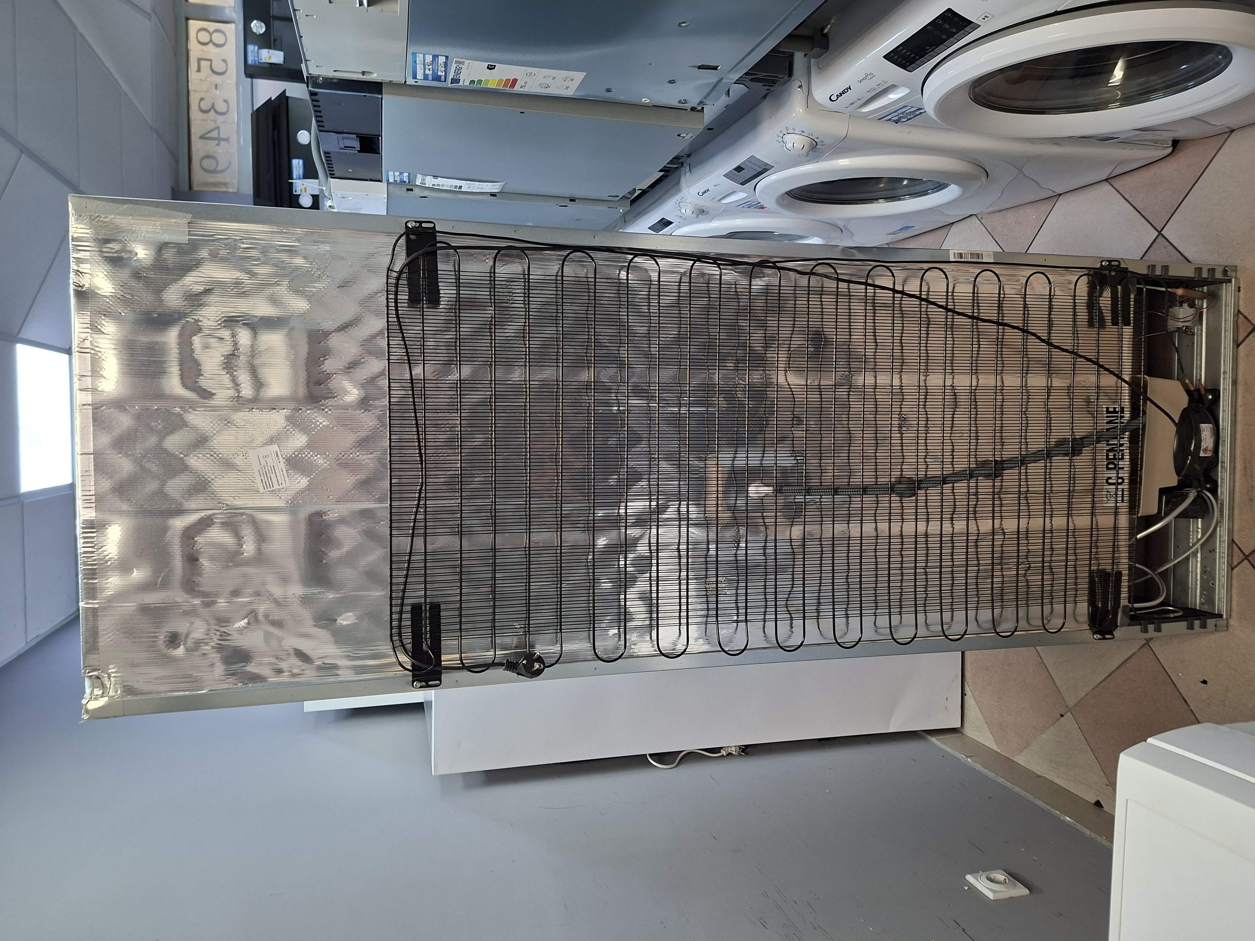 Ugradni Frižider Hotpoint Ariston BCB 4020 E , 69cm.