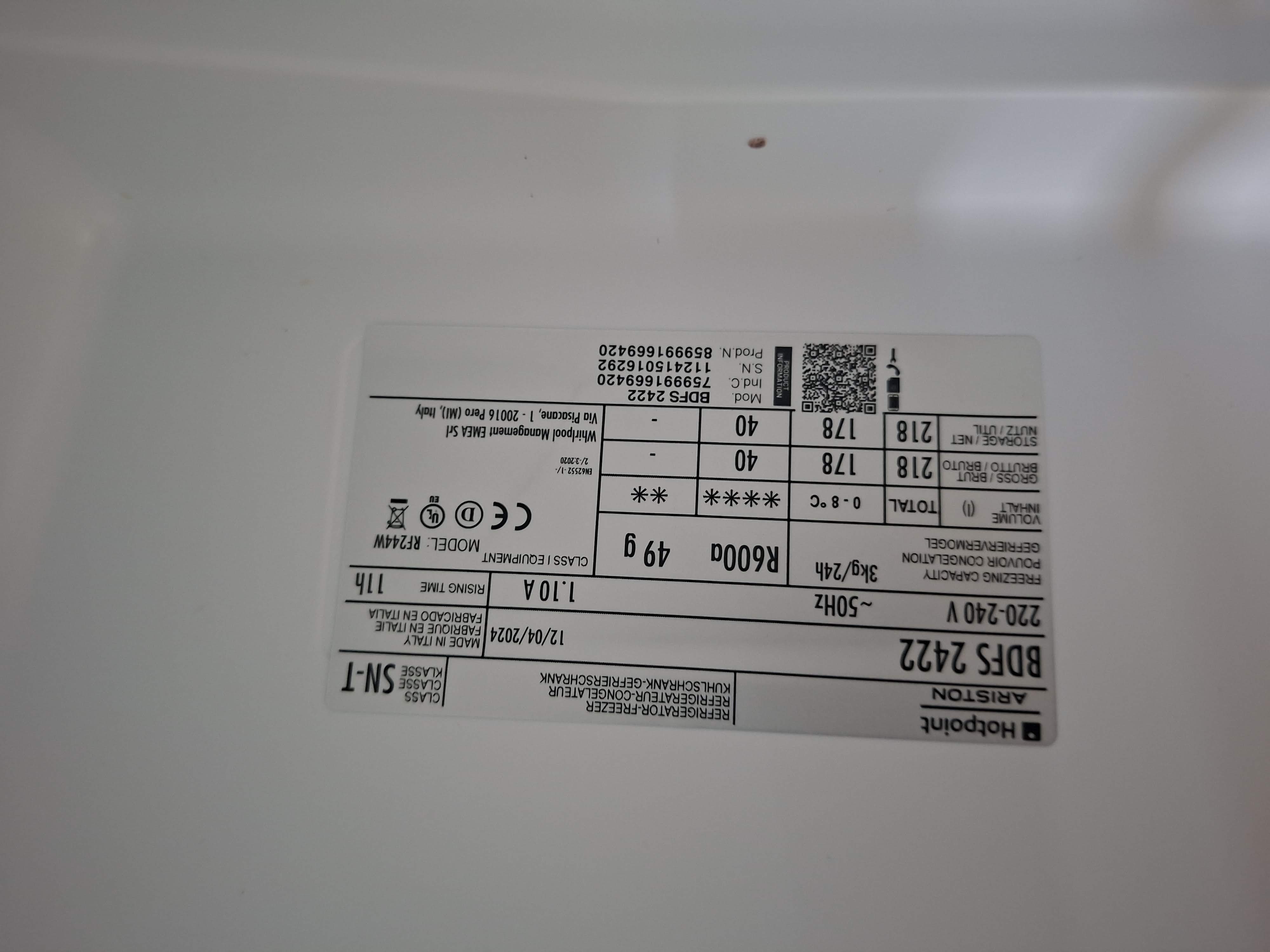 Ugradni Frižider Hotpoint Ariston BDFS 2422 , 144 cm.