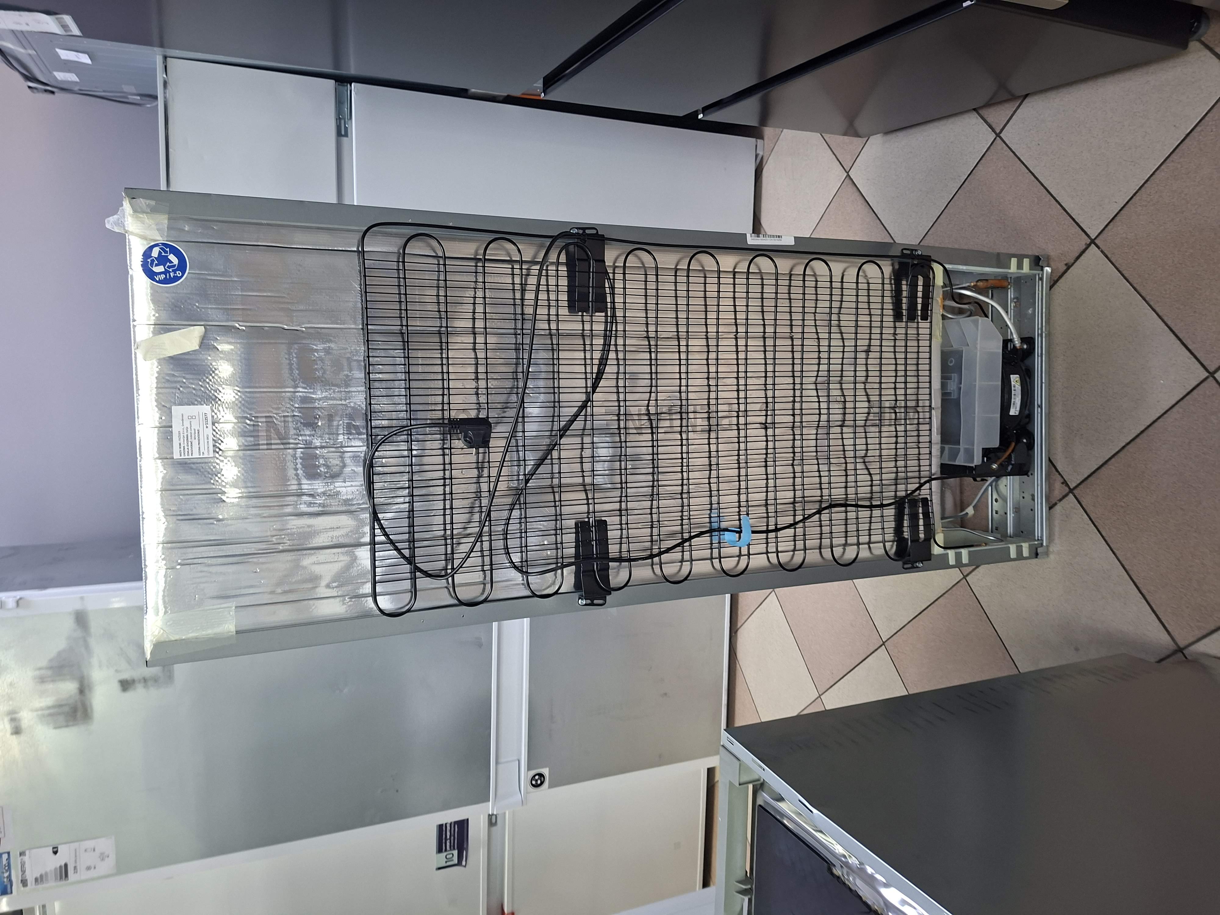 Ugradni Frižider Hotpoint Ariston BDFS 2422 , 144 cm.