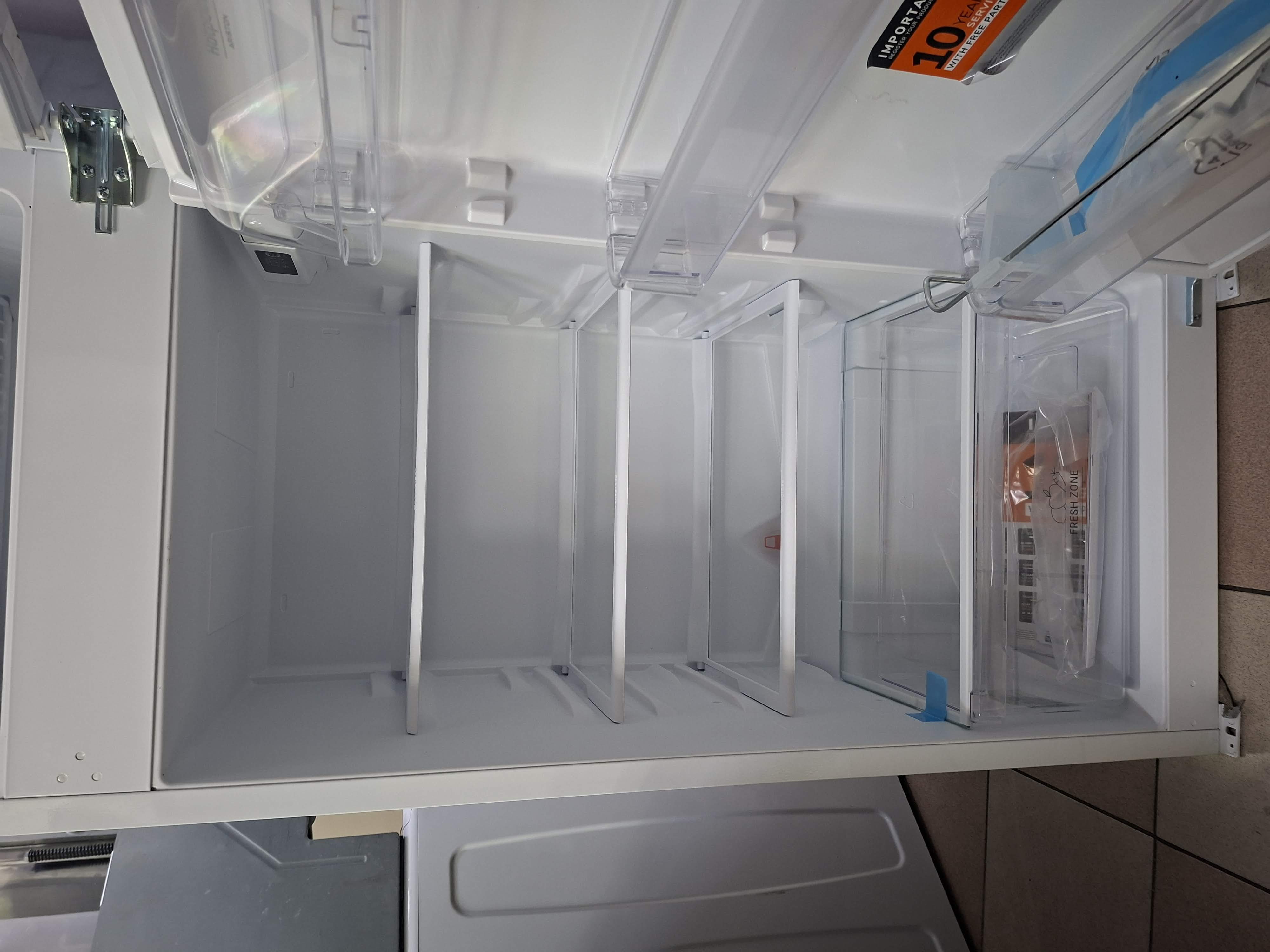 Ugradni Frižider Hotpoint Ariston BDFS 2422 , 144 cm.