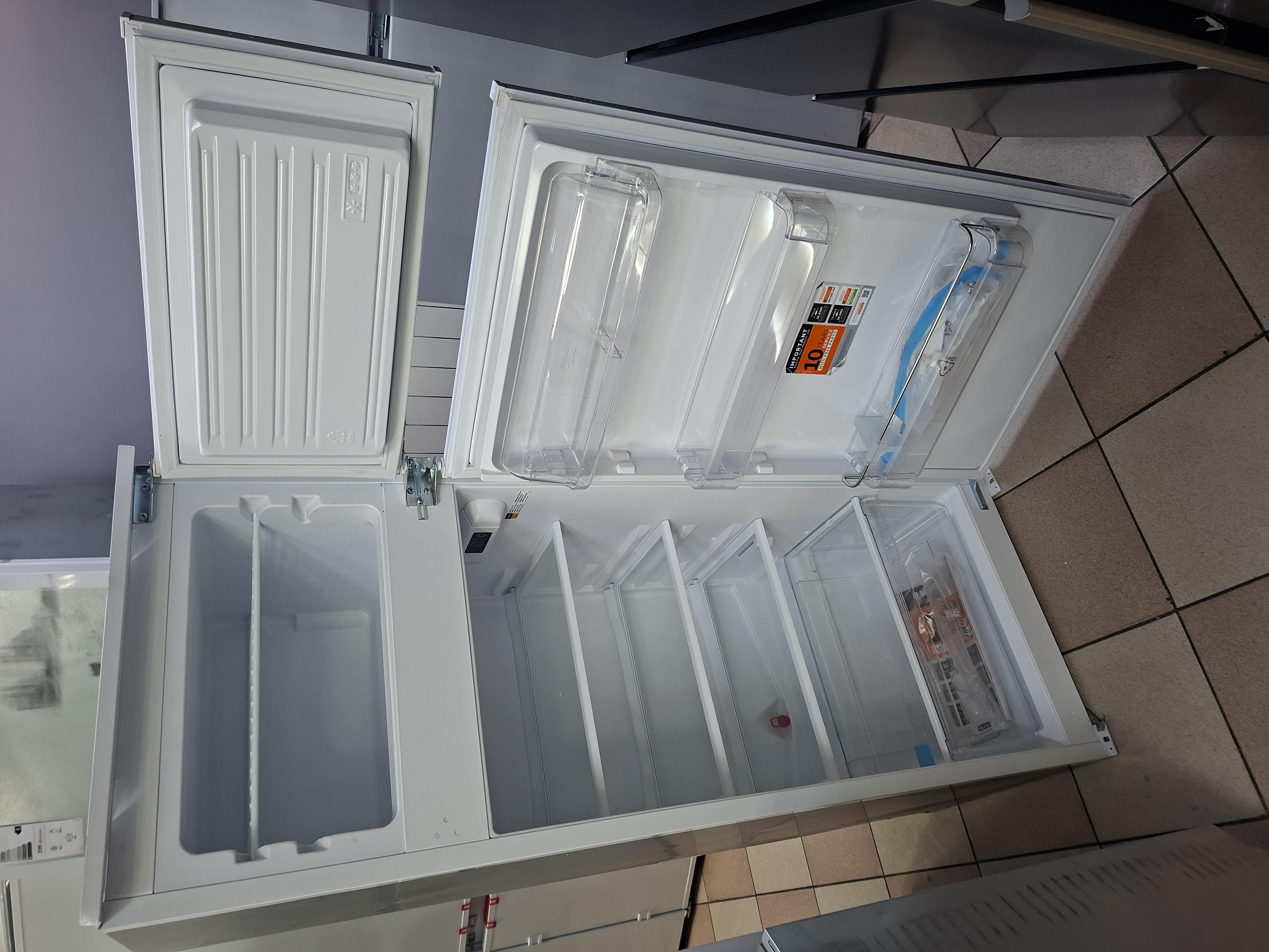 Ugradni Frižider Hotpoint Ariston BDFS 2422 , 144 cm.