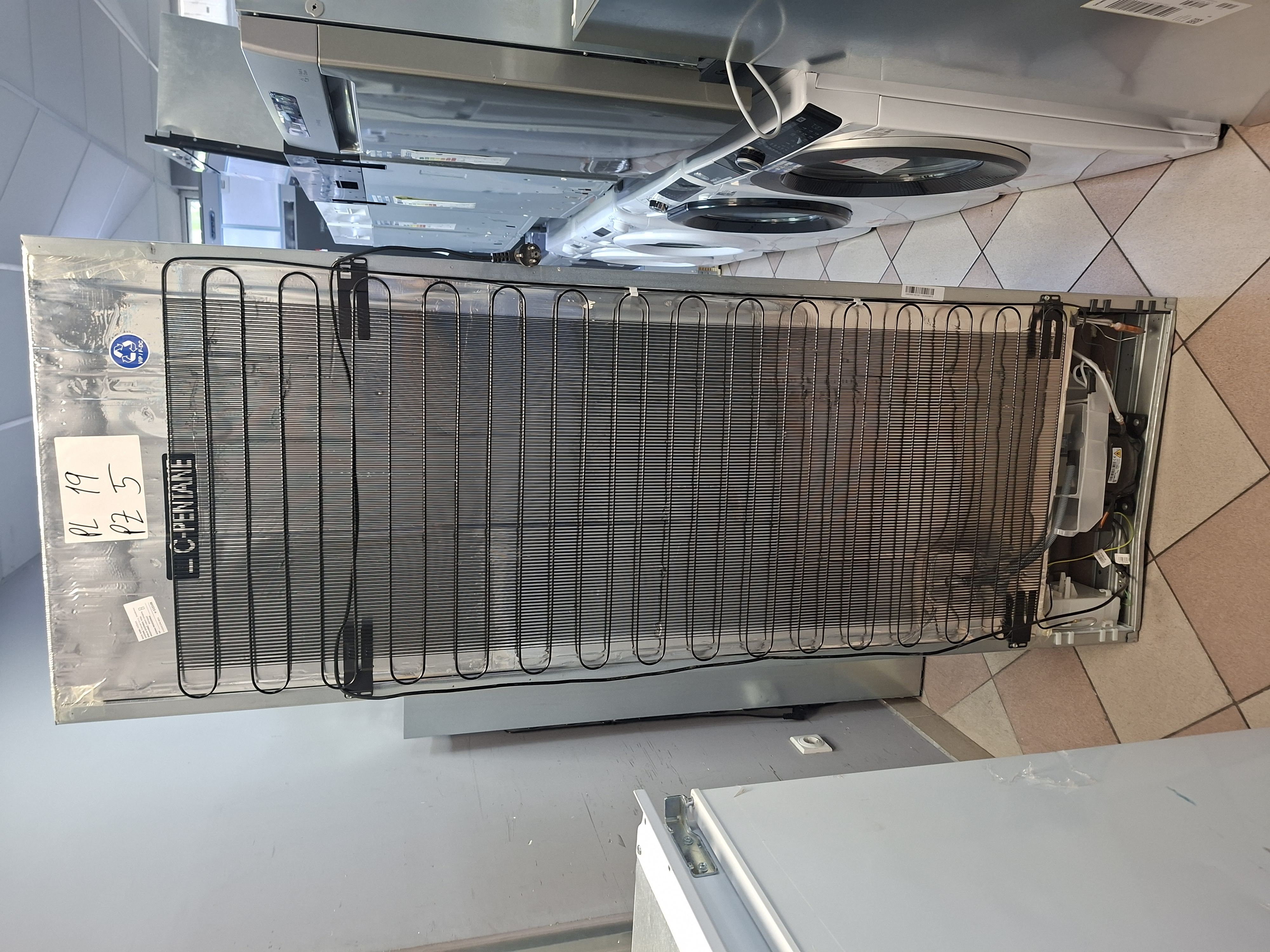 Ugradni frižider Hotpoint Ariston HA SP70 T132 , 194x69 cm.