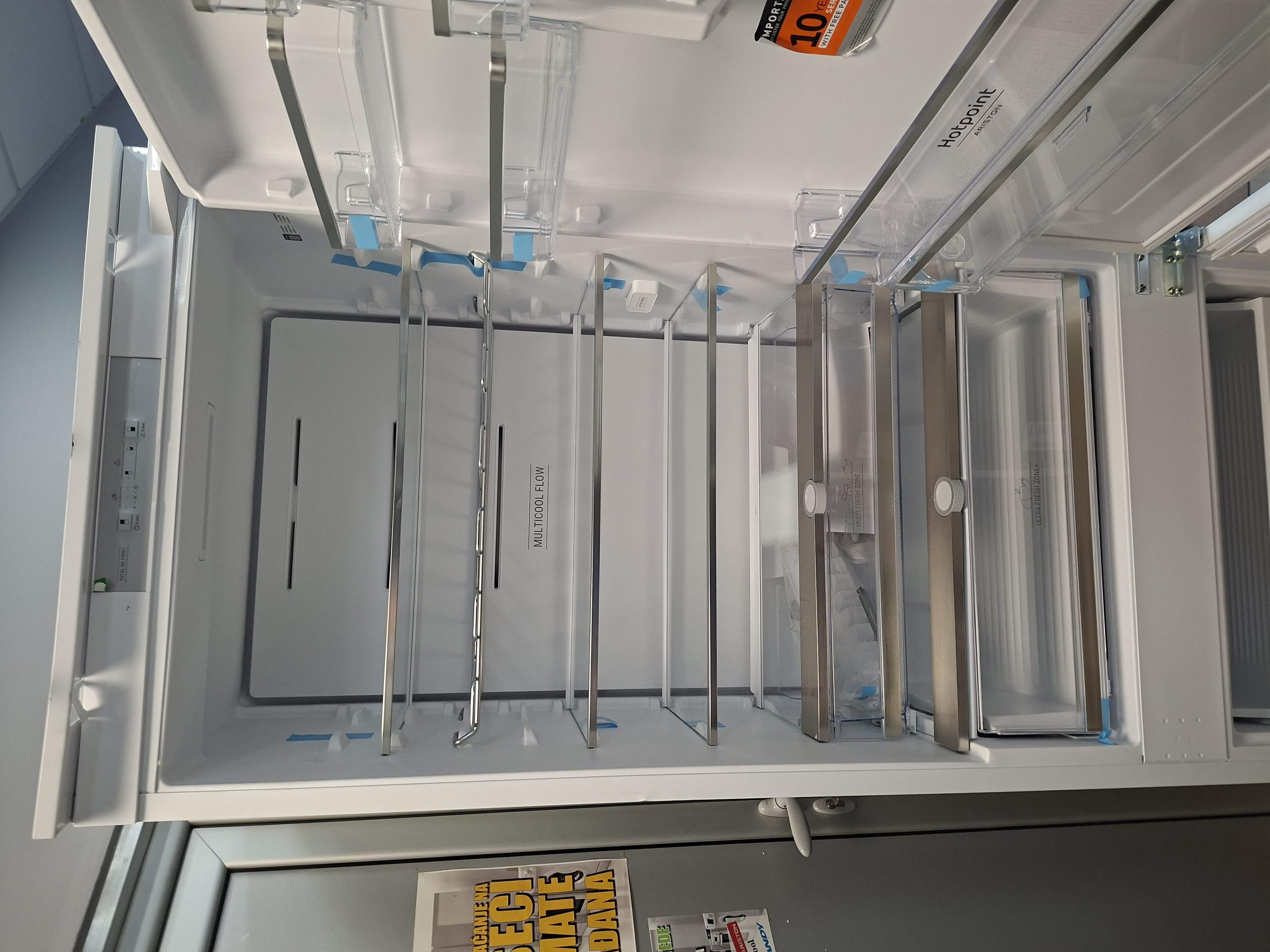Ugradni frižider Hotpoint Ariston HA SP70 T132 , 194x69 cm.