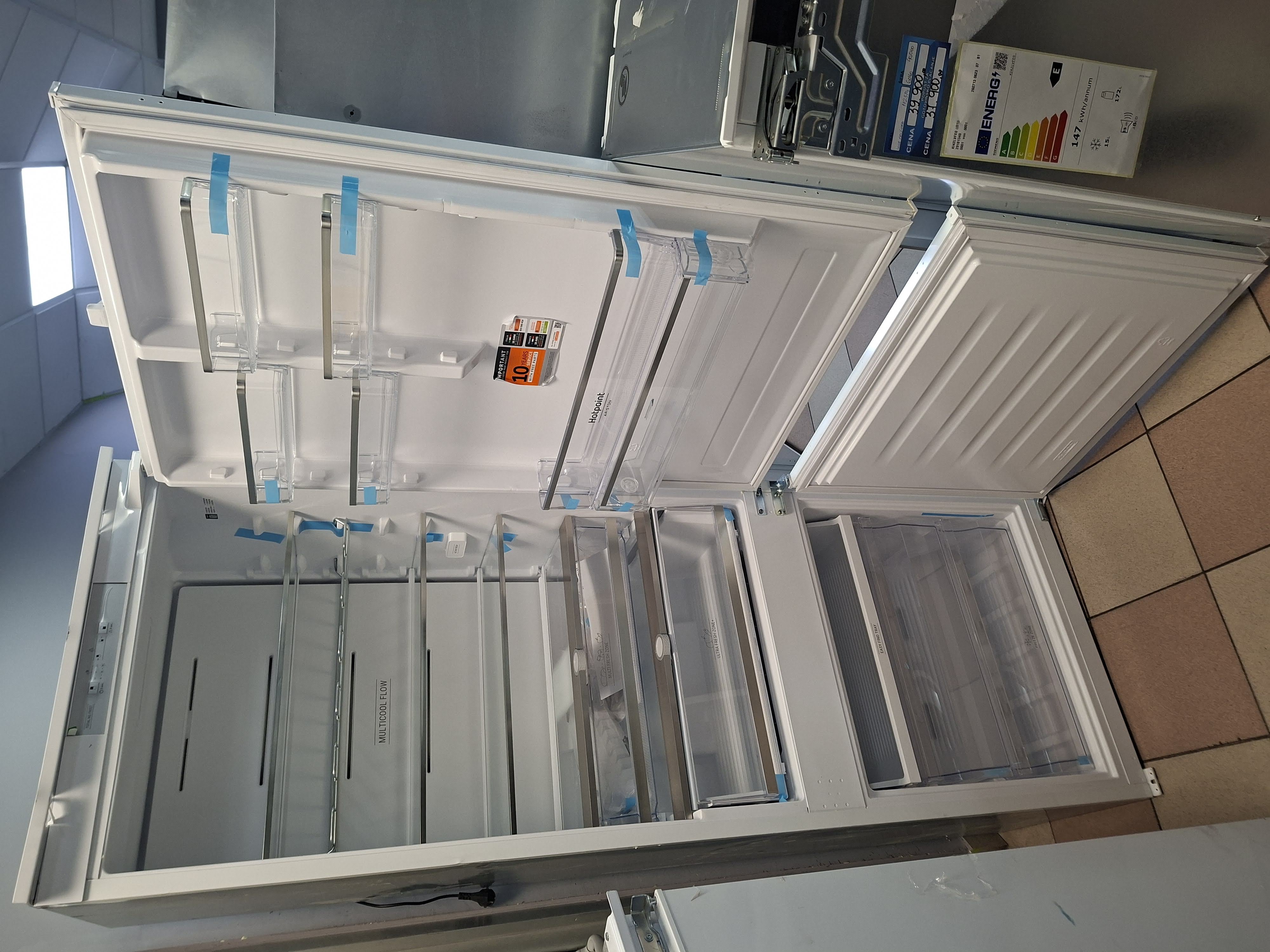 Ugradni frižider Hotpoint Ariston HA SP70 T132 , 194x69 cm.