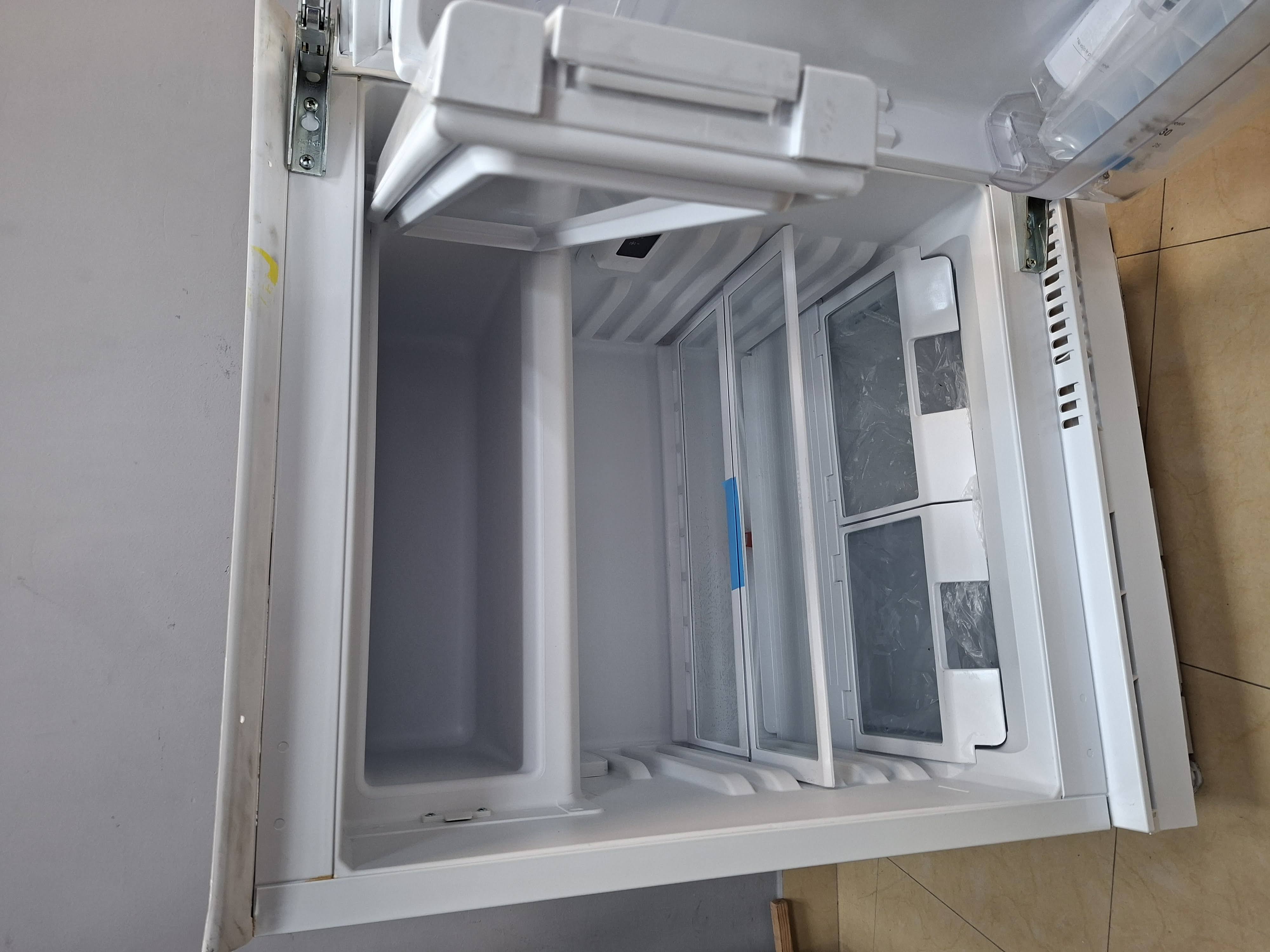 Ugradni Frižider Hotpoint Ariston HABUF011, 82cm