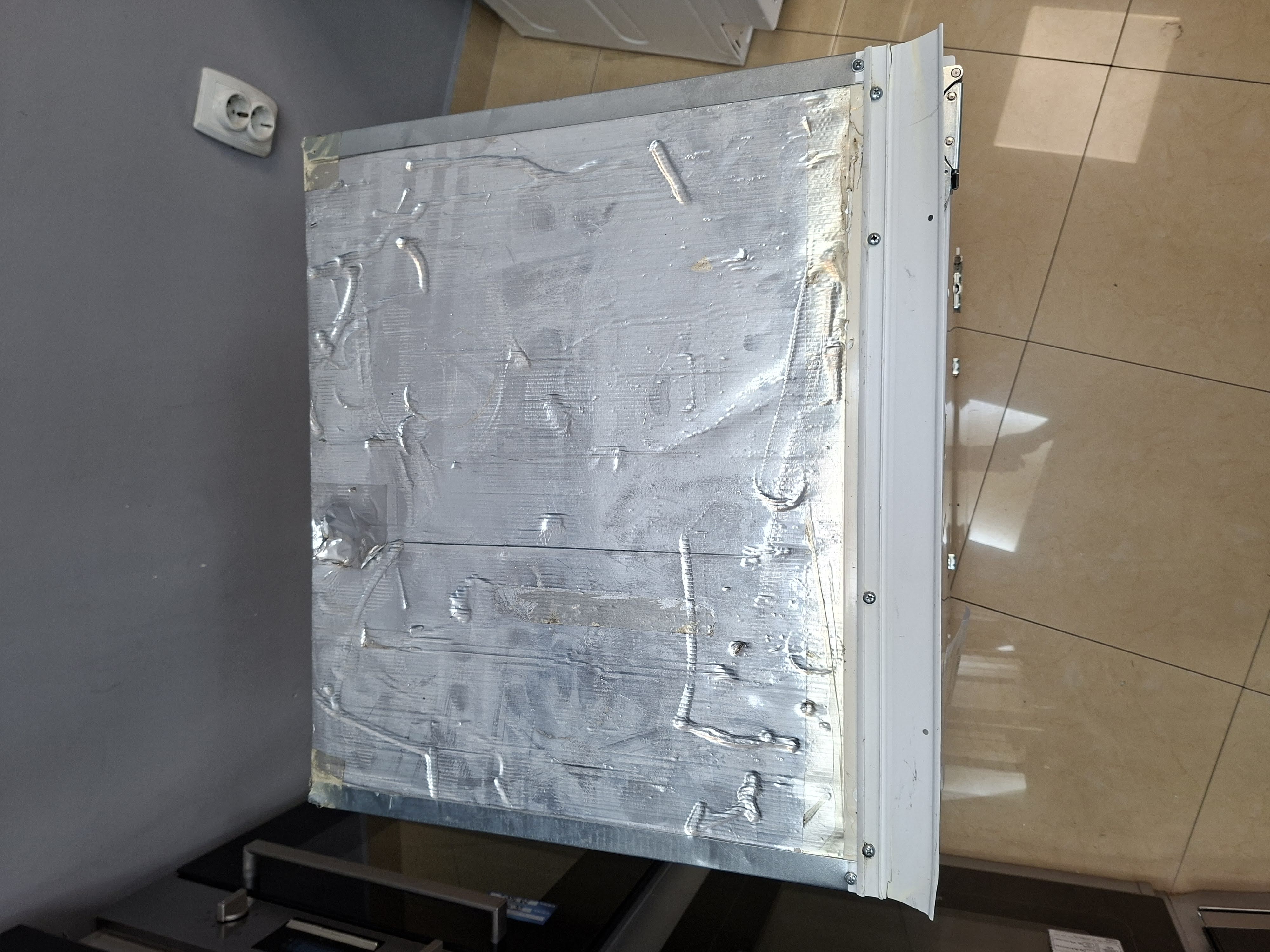 Ugradni Frižider Hotpoint Ariston HABUF011, 82cm