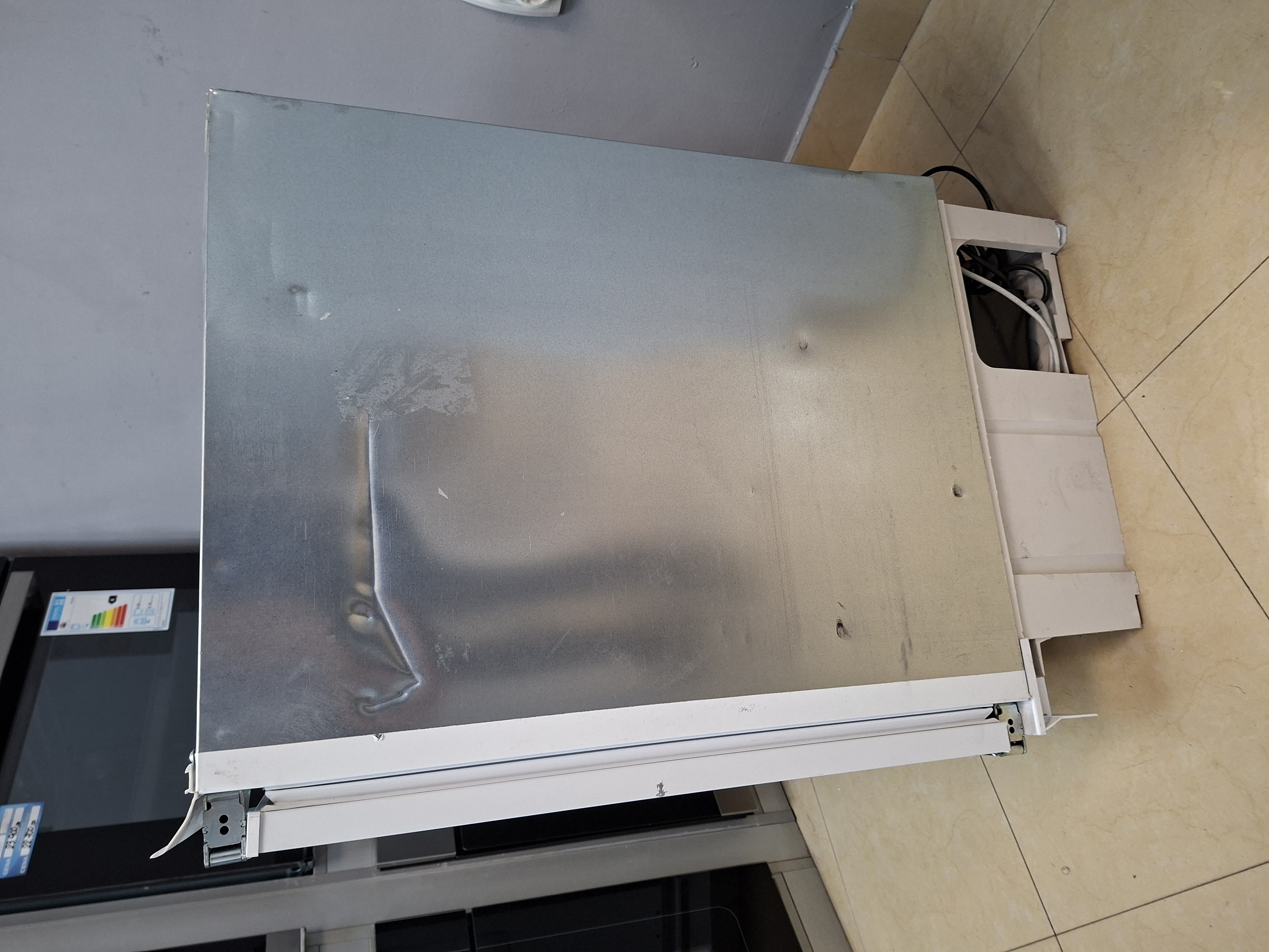 Ugradni Frižider Hotpoint Ariston HABUF011, 82cm
