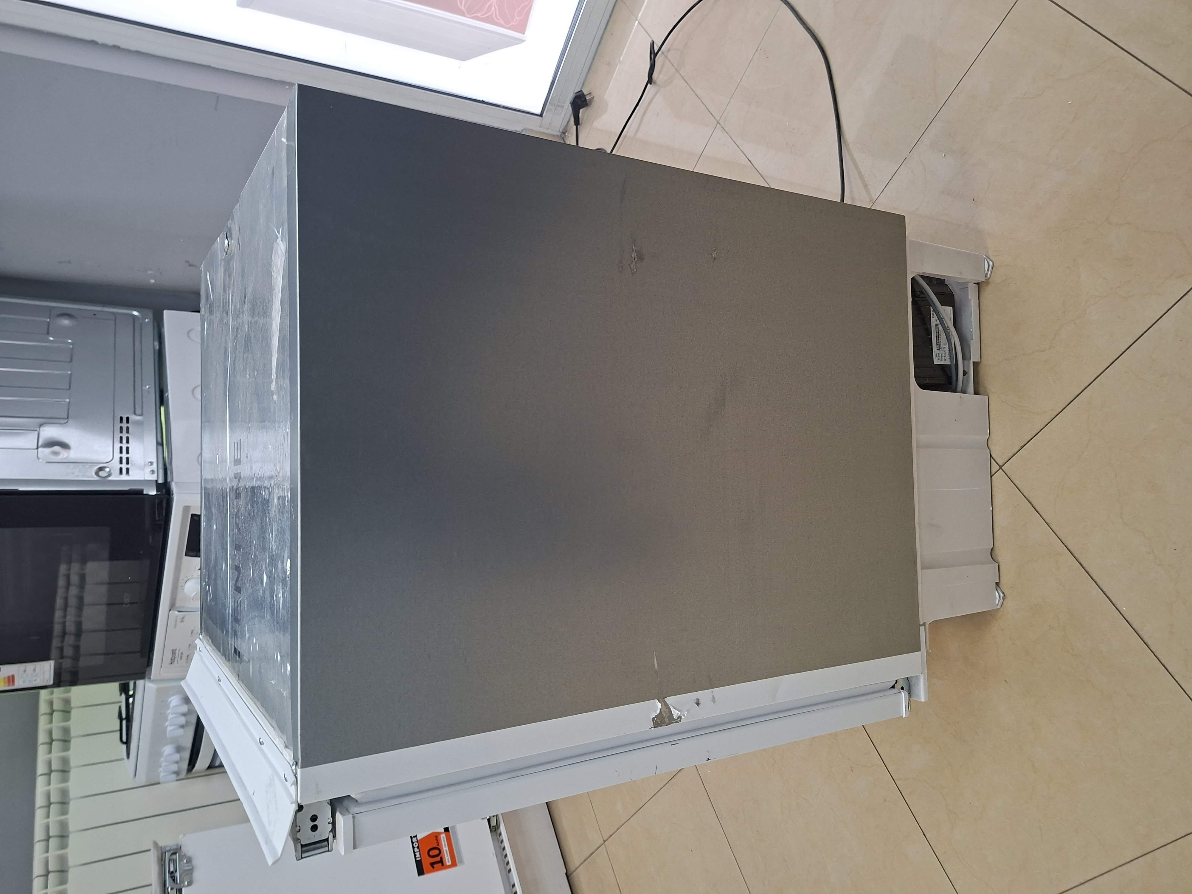 Ugradni Frižider Hotpoint Ariston HABUL011, 82cm