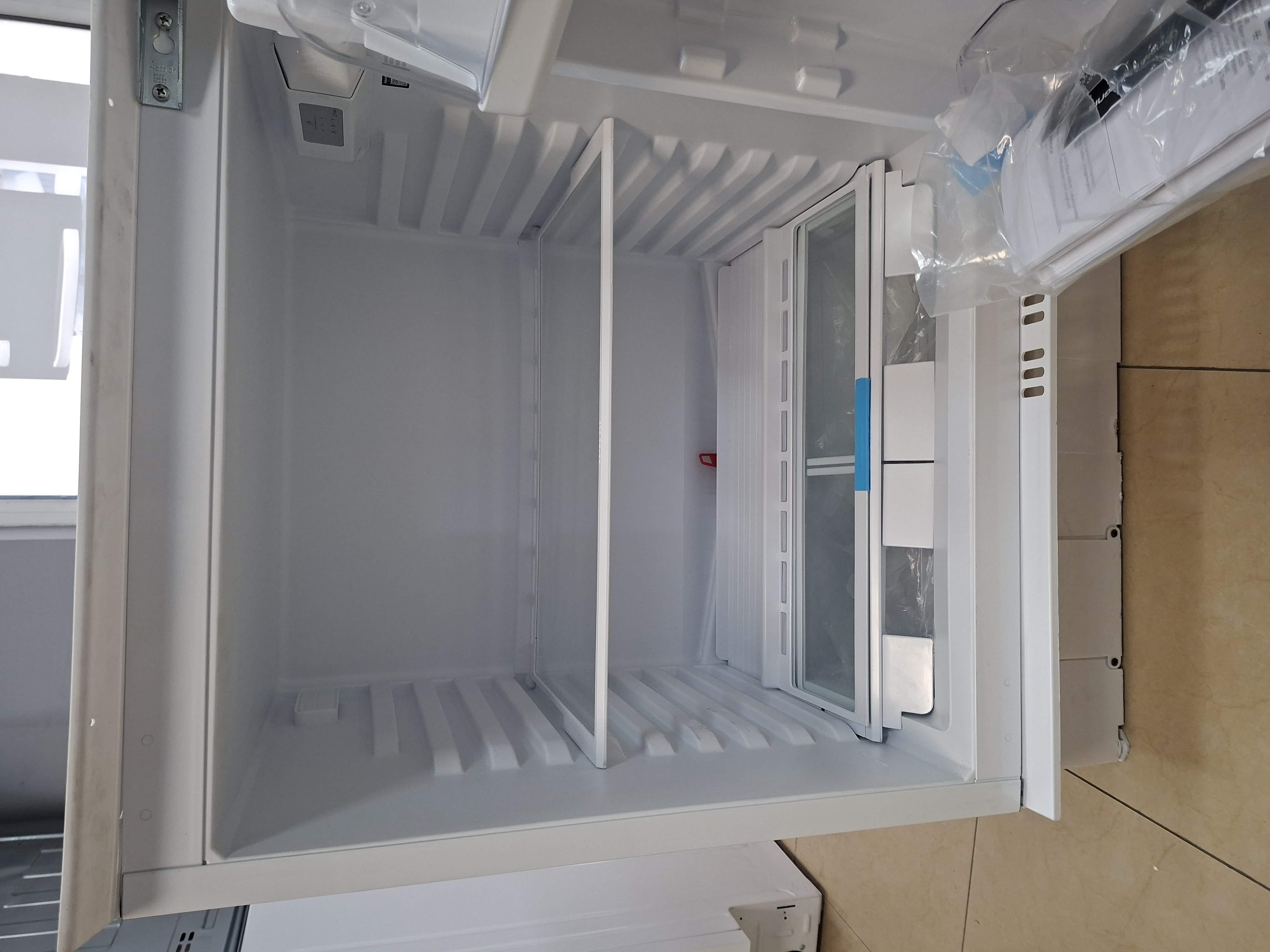 Ugradni Frižider Hotpoint Ariston HABUL011, 82cm