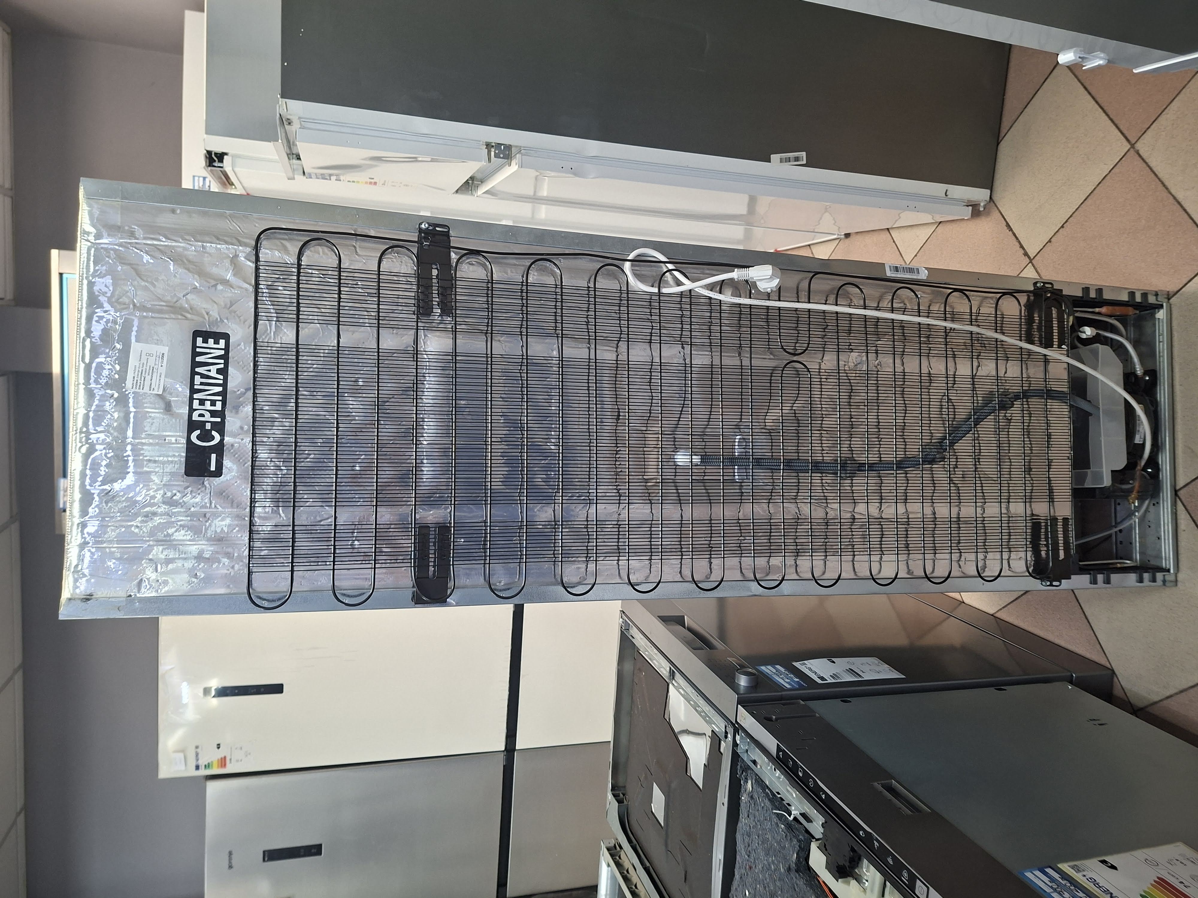Ugradni Frižider Hotpoint Ariston HAC18D011A1 , 177 cm.