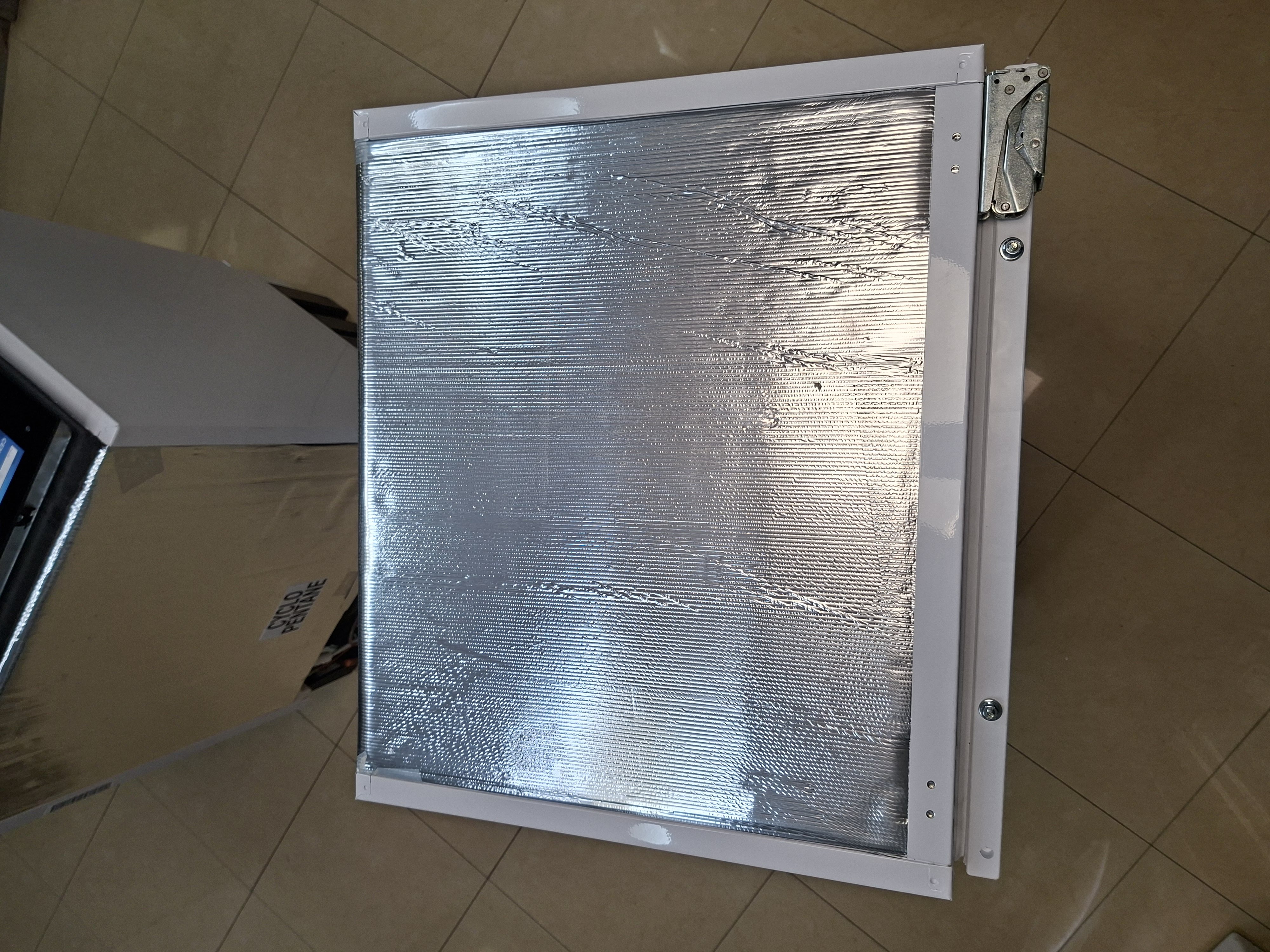 Ugradni frižider Htech HTR11352, 82cm, podpultni