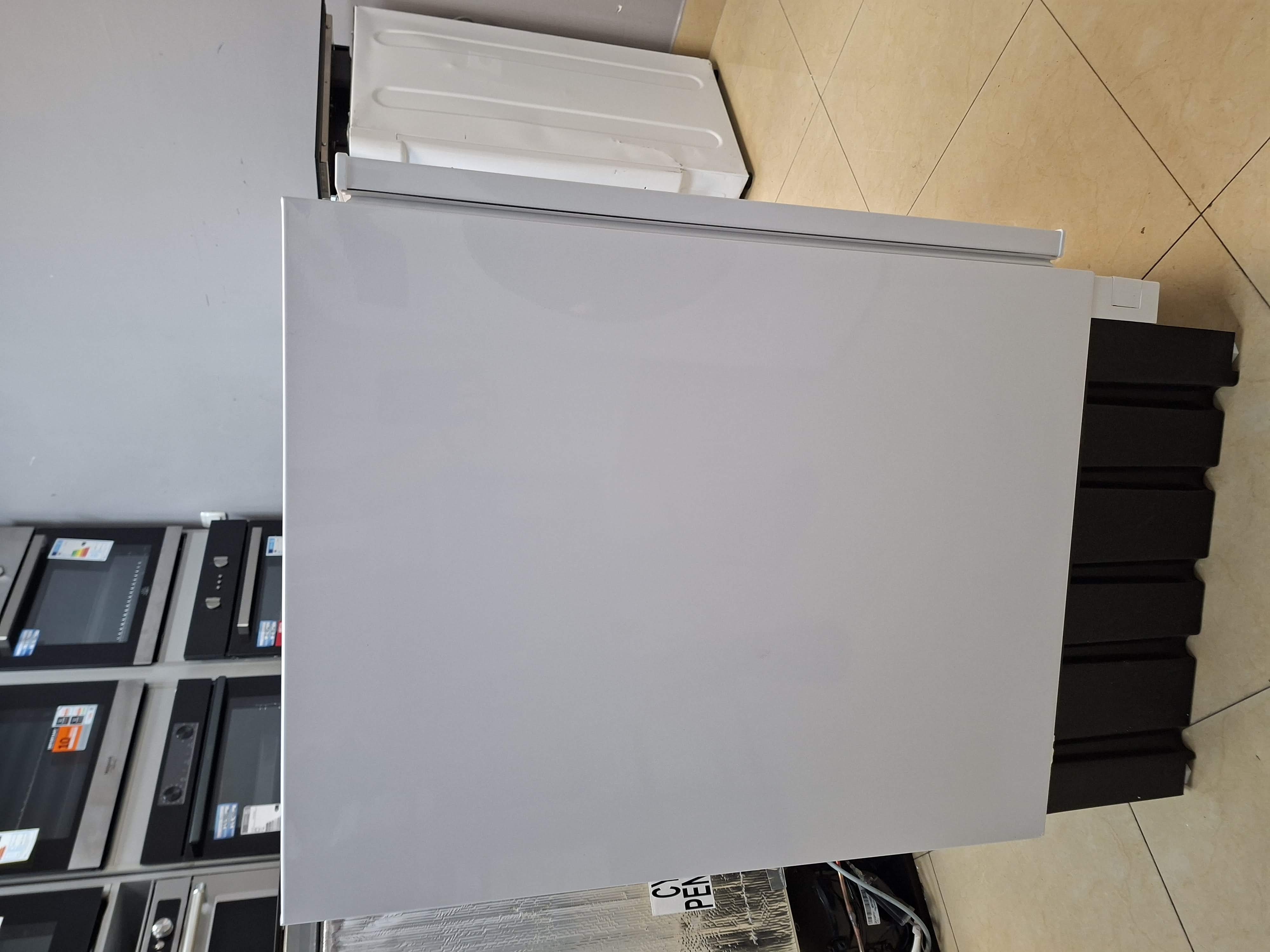 Ugradni frižider Htech HTR11352, 82cm, podpultni