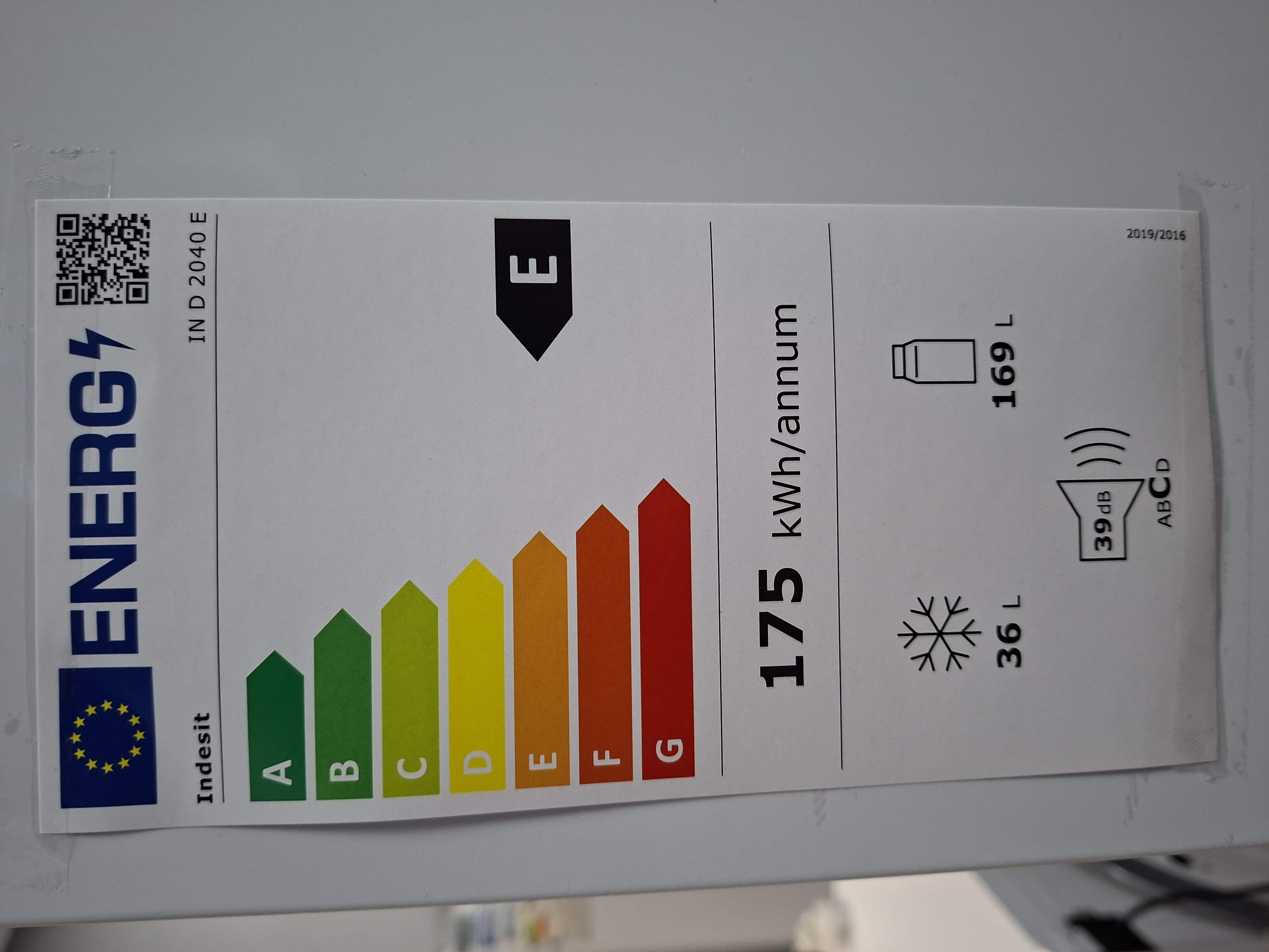 Ugradni frižider Indesit  I ND 2040 E, 145cm.