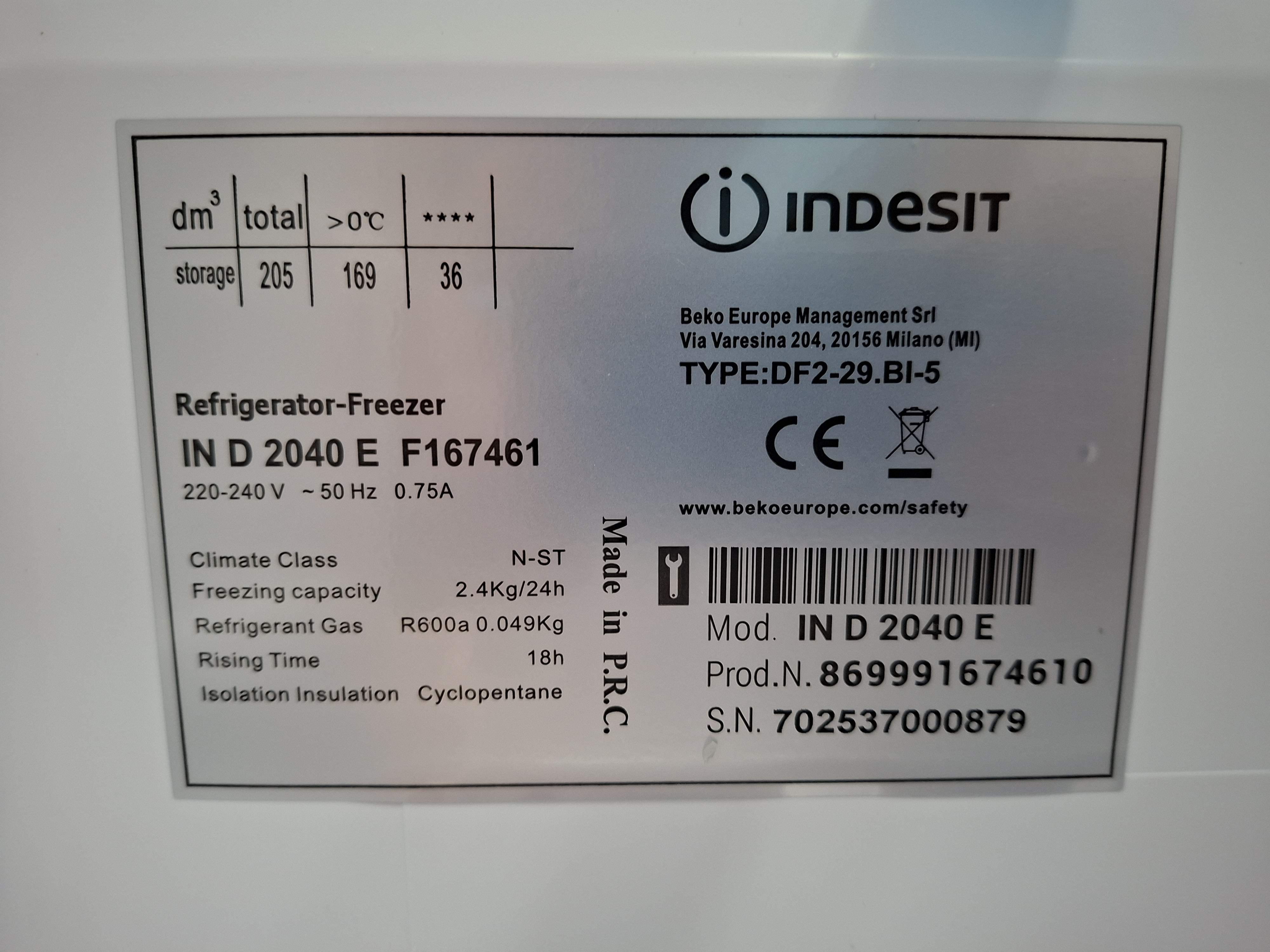 Ugradni frižider Indesit  I ND 2040 E, 145cm.