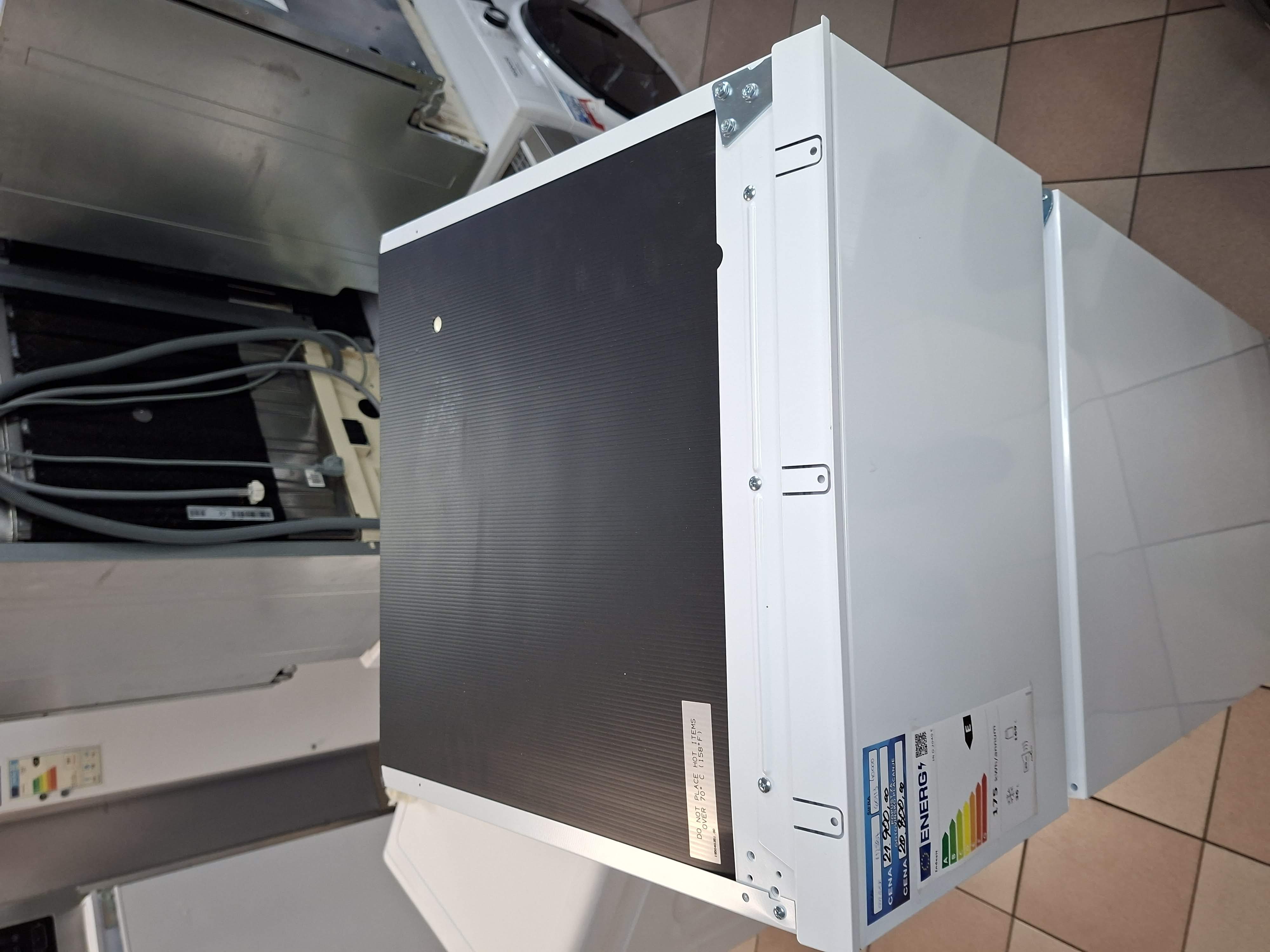 Ugradni frižider Indesit  I ND 2040 E, 145cm.