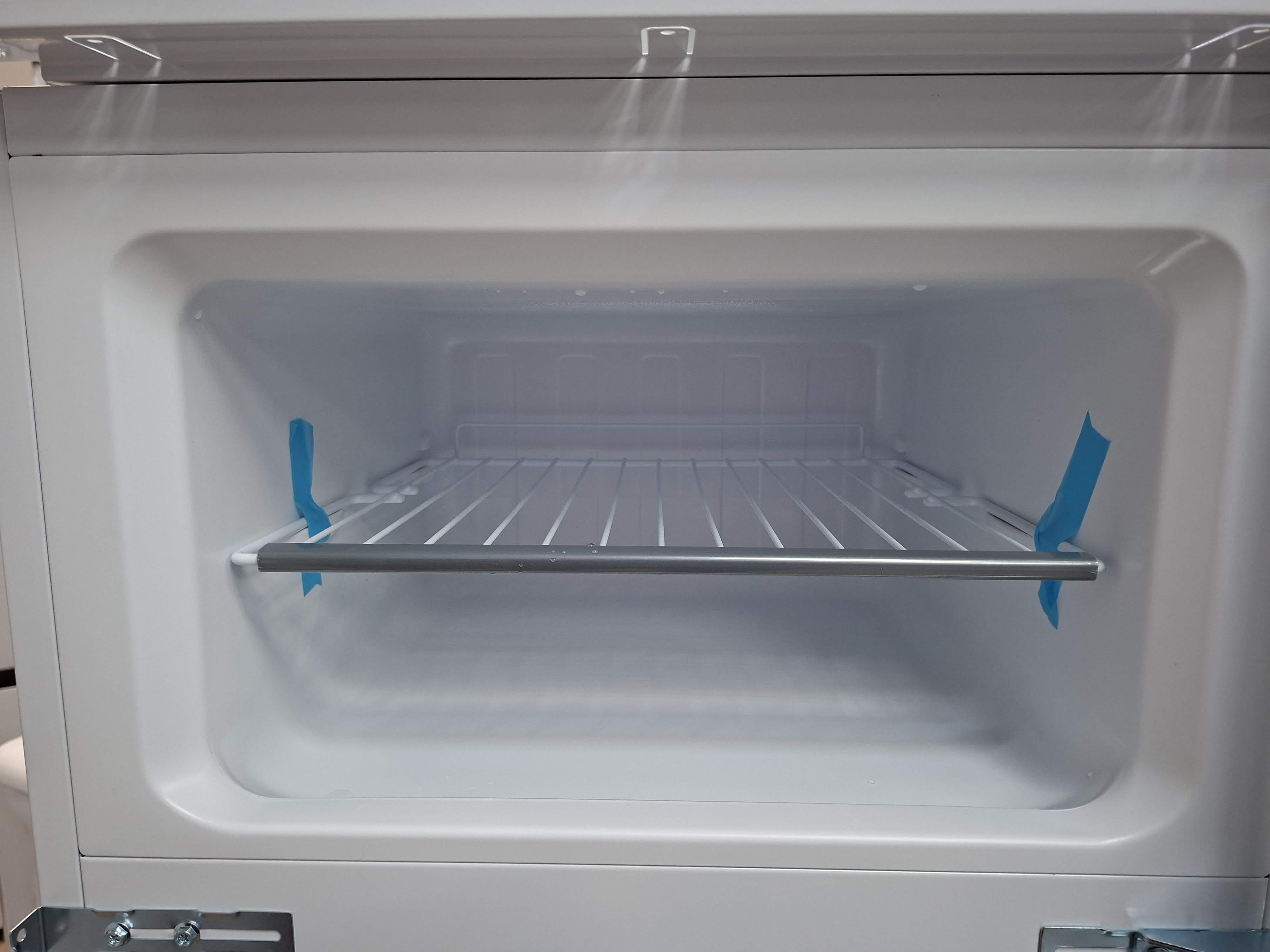 Ugradni frižider Indesit  I ND 2040 E, 145cm.