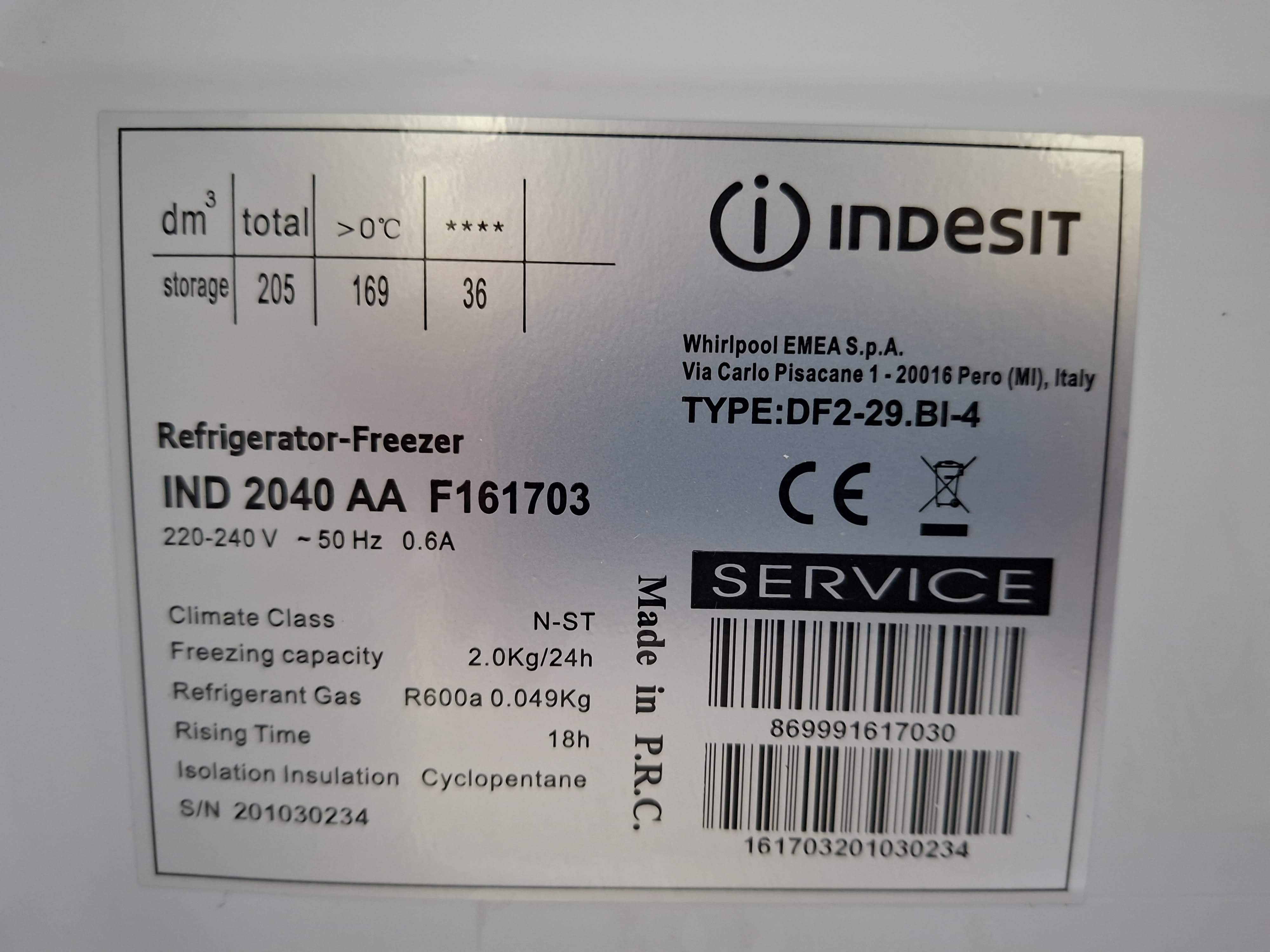 Ugradni frižider Indesit  IN D 2040 AA, 145cm.