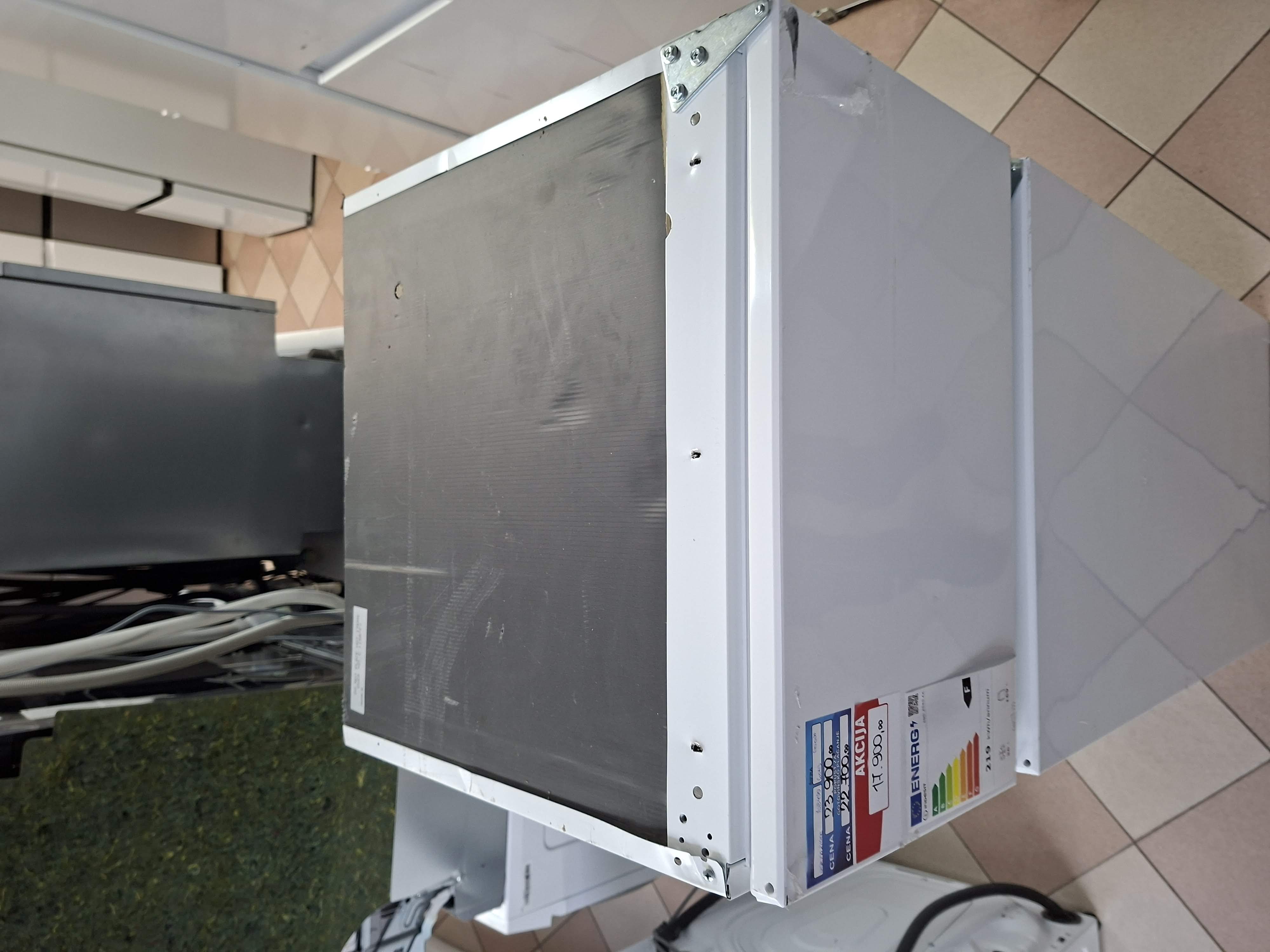 Ugradni frižider Indesit  IN D 2040 AA, 145cm.