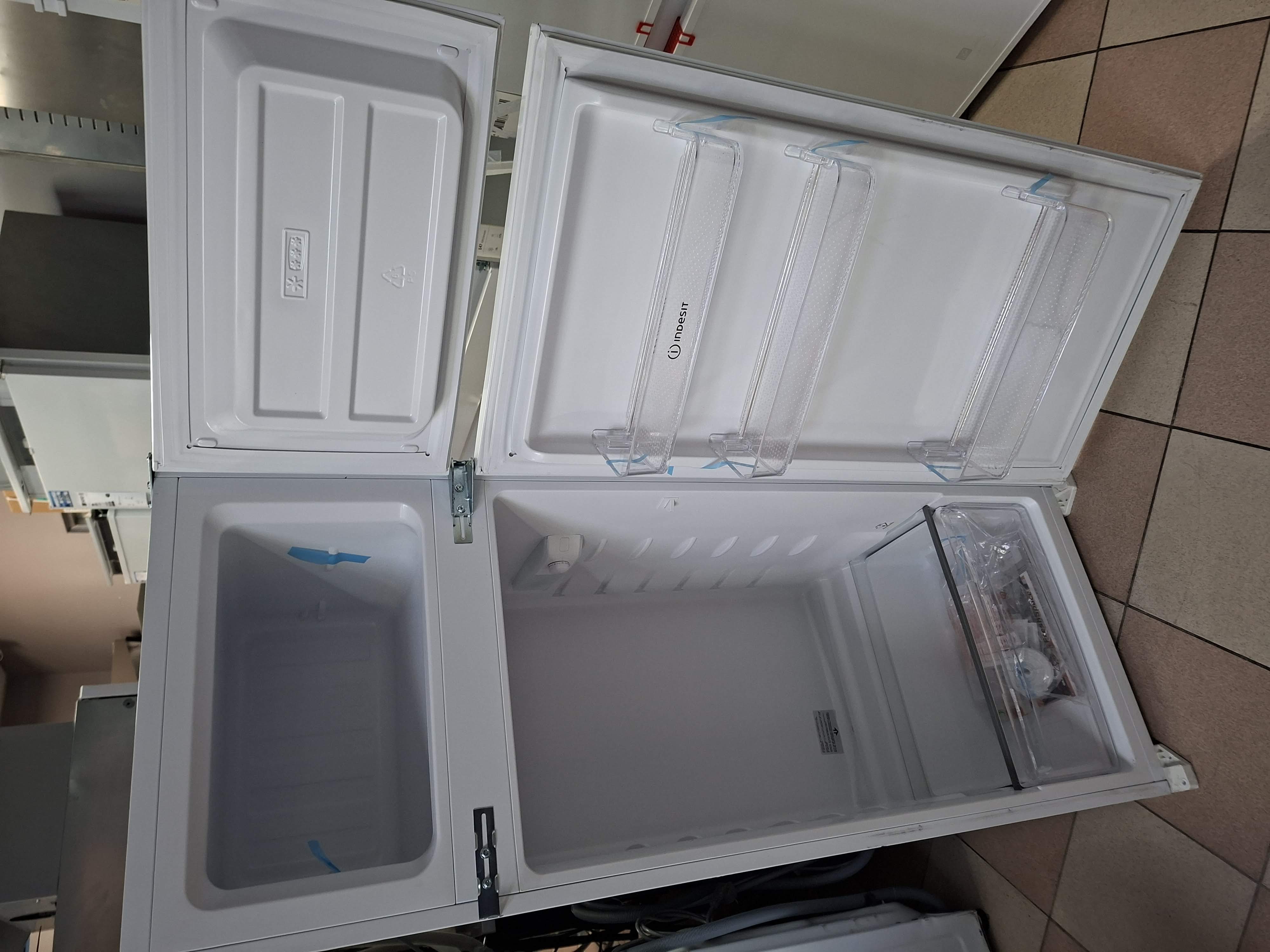 Ugradni frižider Indesit  IN D 2040 AA, 145cm.