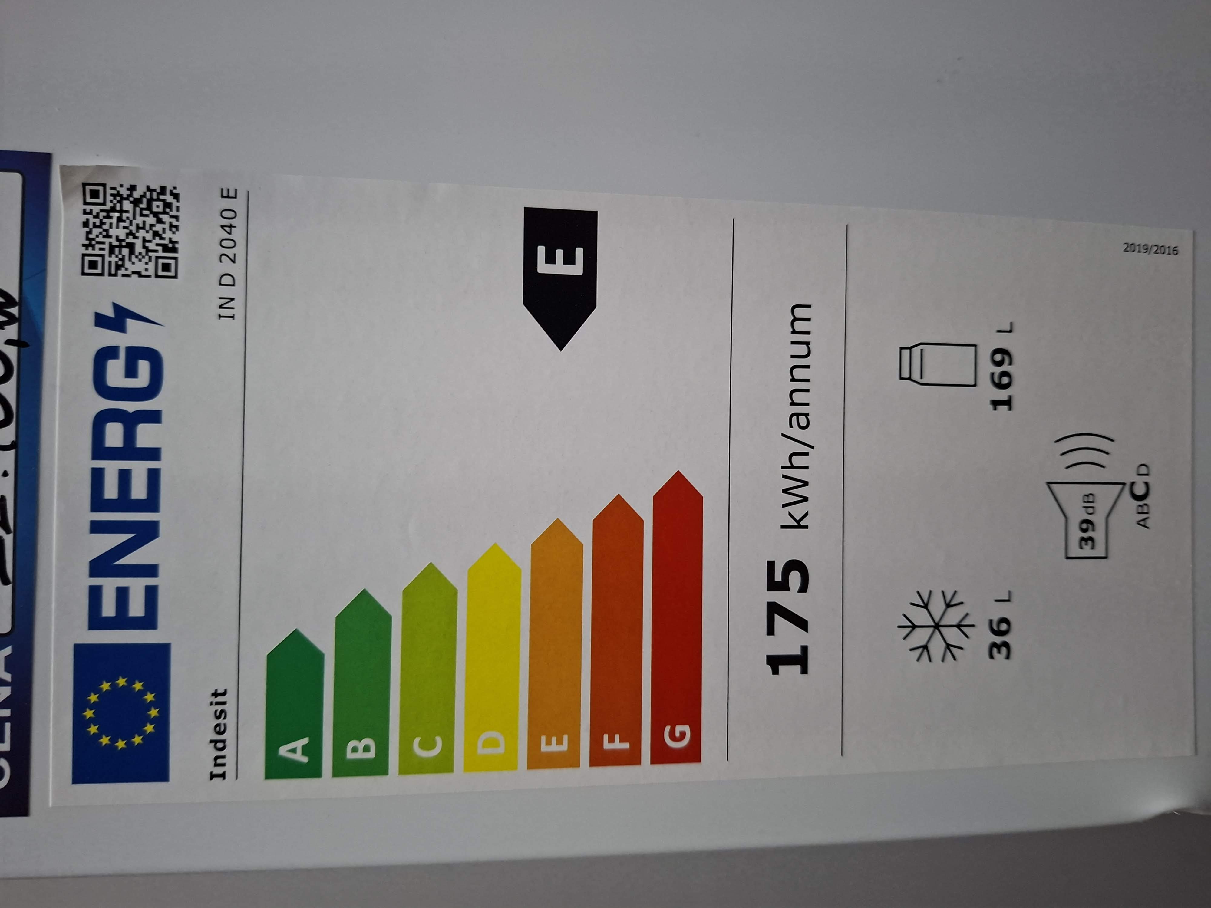 Ugradni frižider Indesit  IN D 2040 E, 145cm.