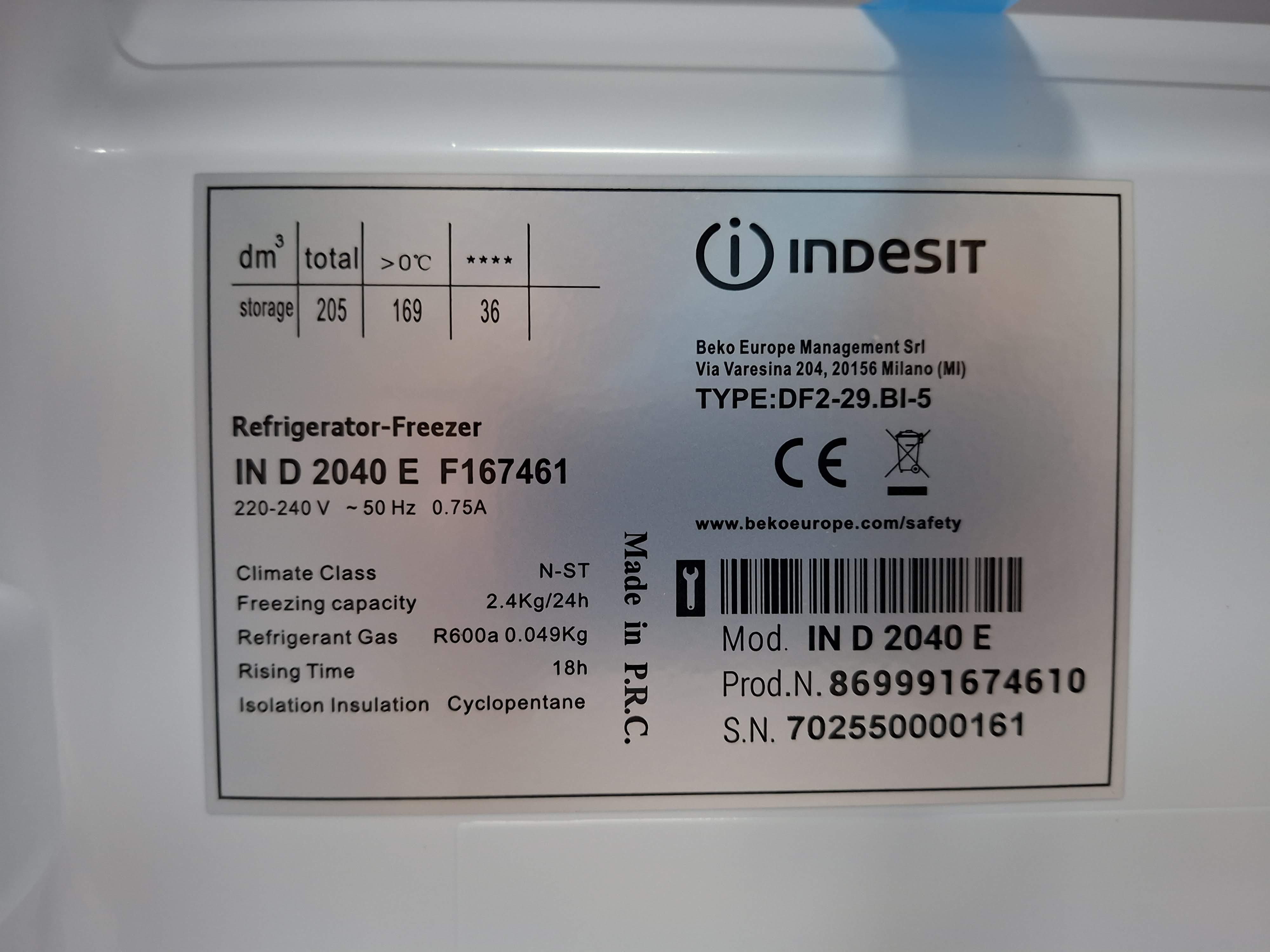 Ugradni frižider Indesit  IN D 2040 E, 145cm.