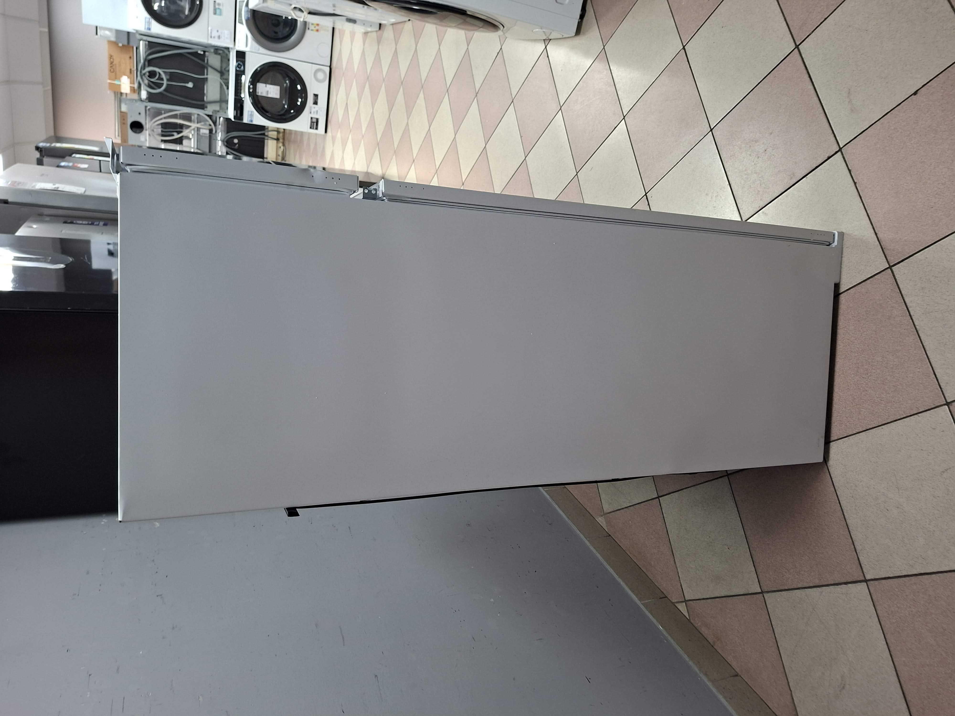 Ugradni frižider Indesit  IN D 2040 E, 145cm.