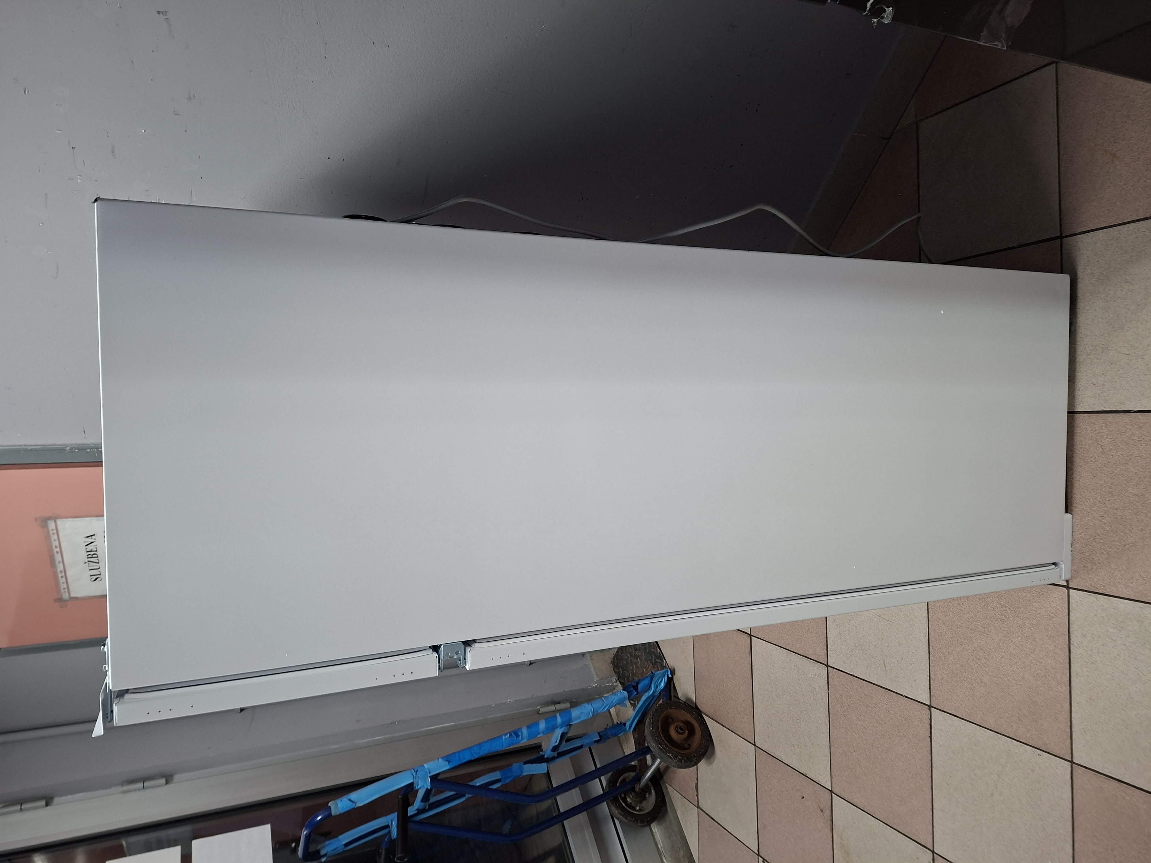 Ugradni frižider Indesit  IN D 2040 E, 145cm.