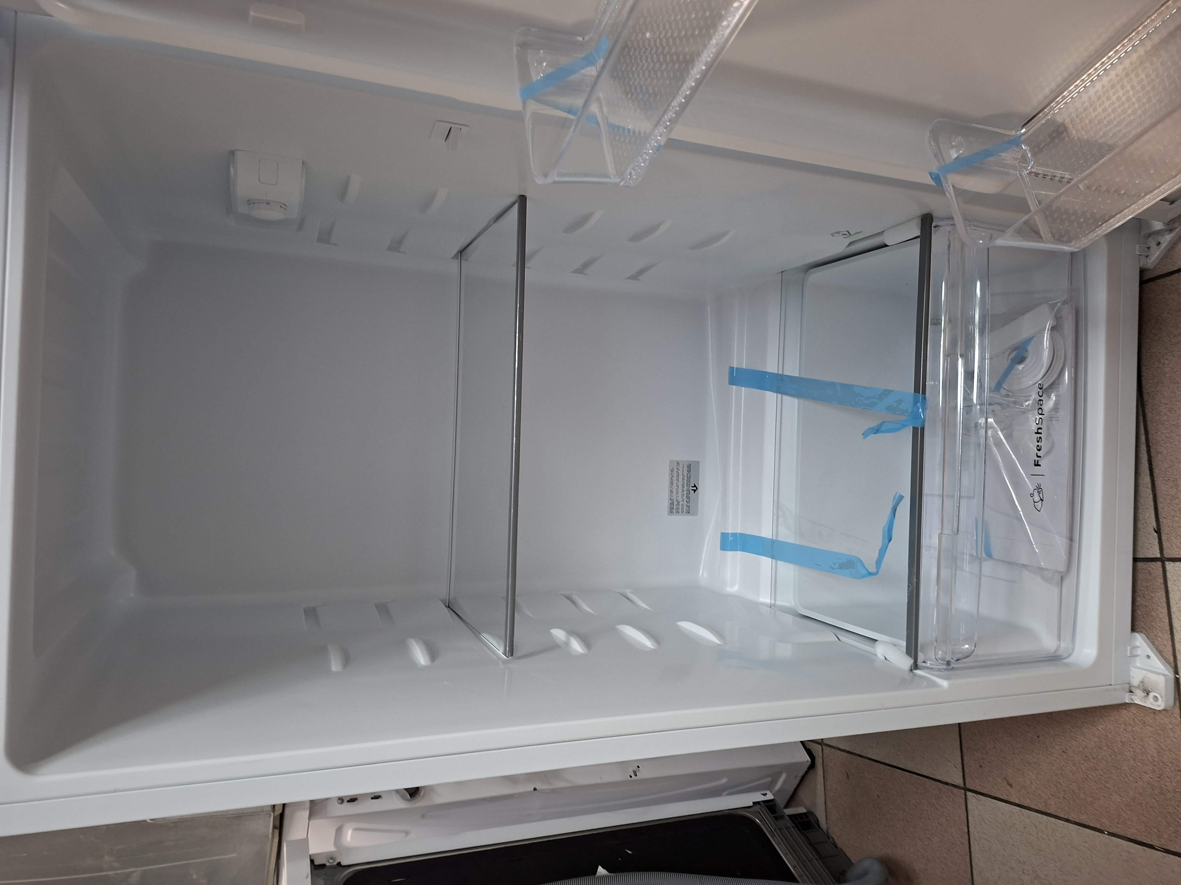 Ugradni frižider Indesit IND 2040 AA, 145cm.