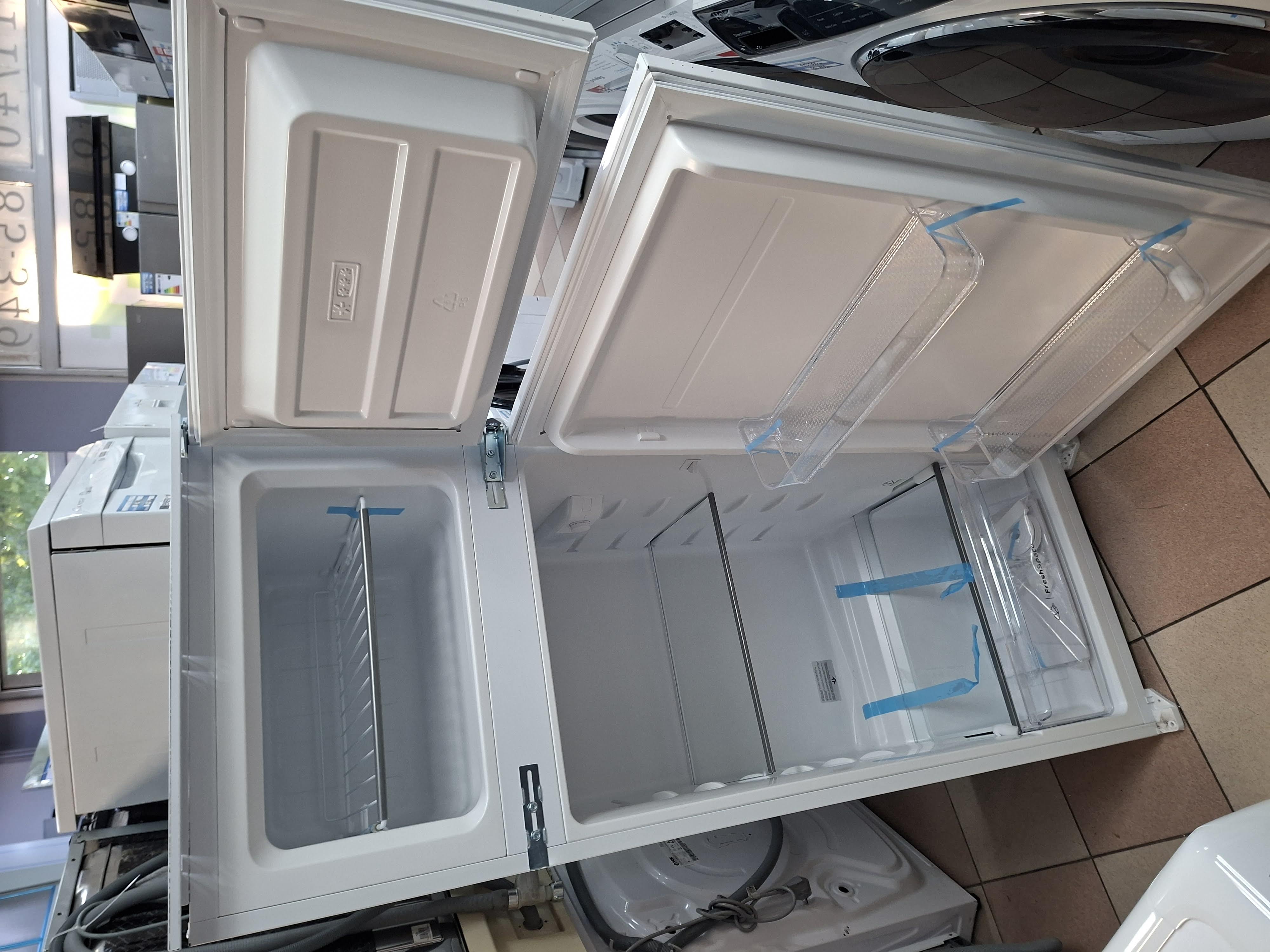 Ugradni frižider Indesit IND 2040 AA, 145cm.