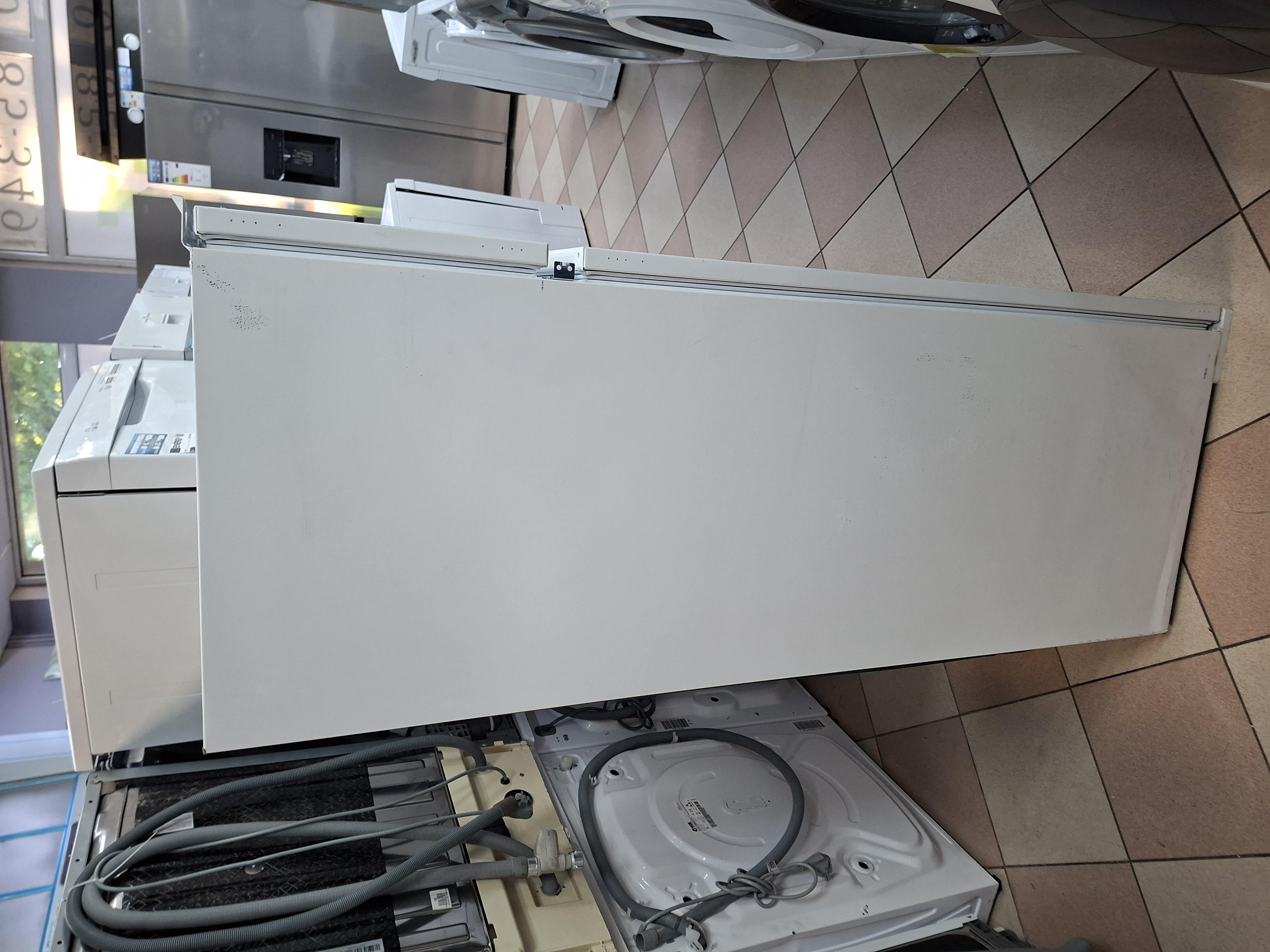 Ugradni frižider Indesit IND 2040 AA, 145cm.