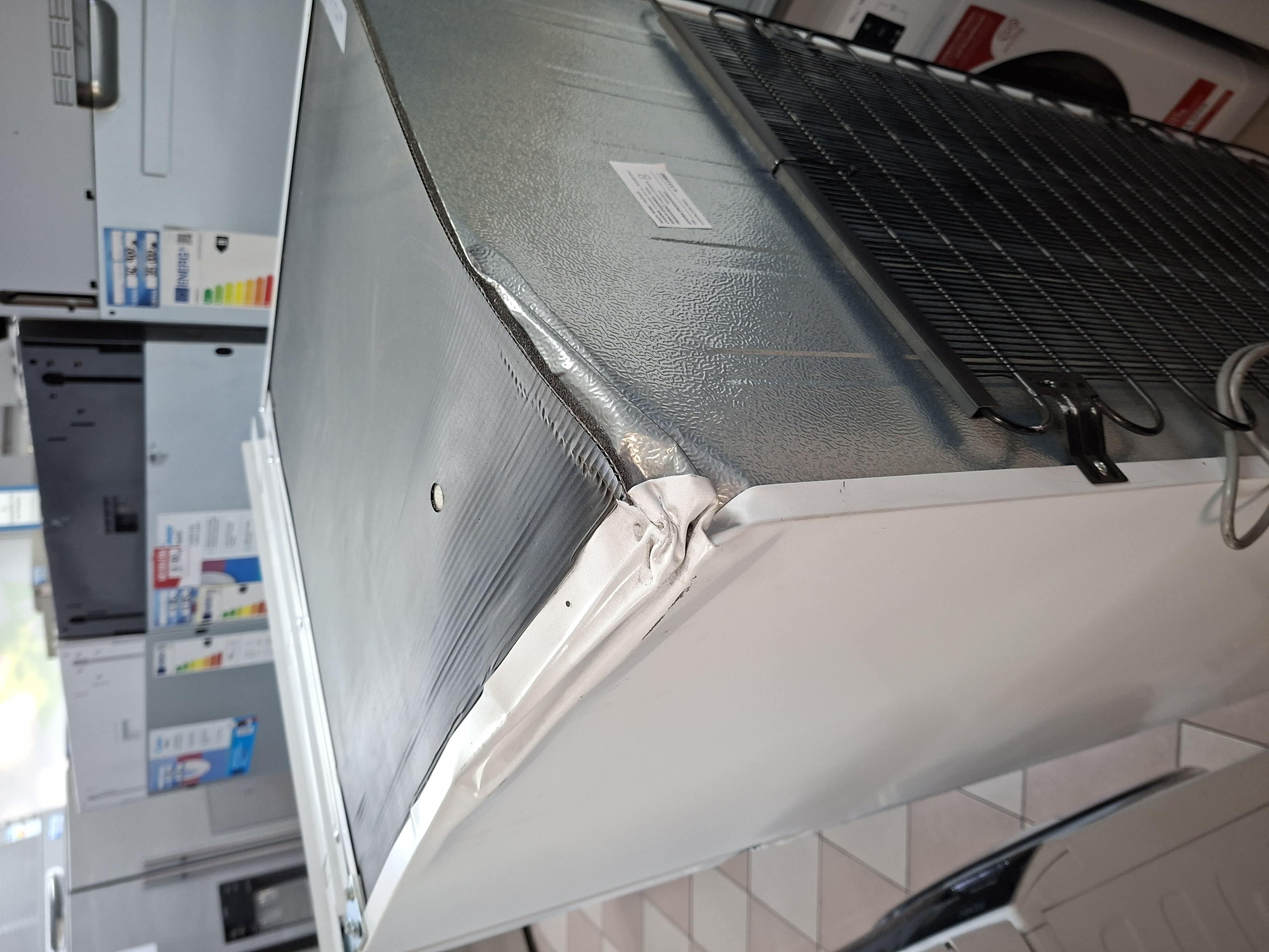 Ugradni frižider Indesit IND 2040 AA, 145cm.