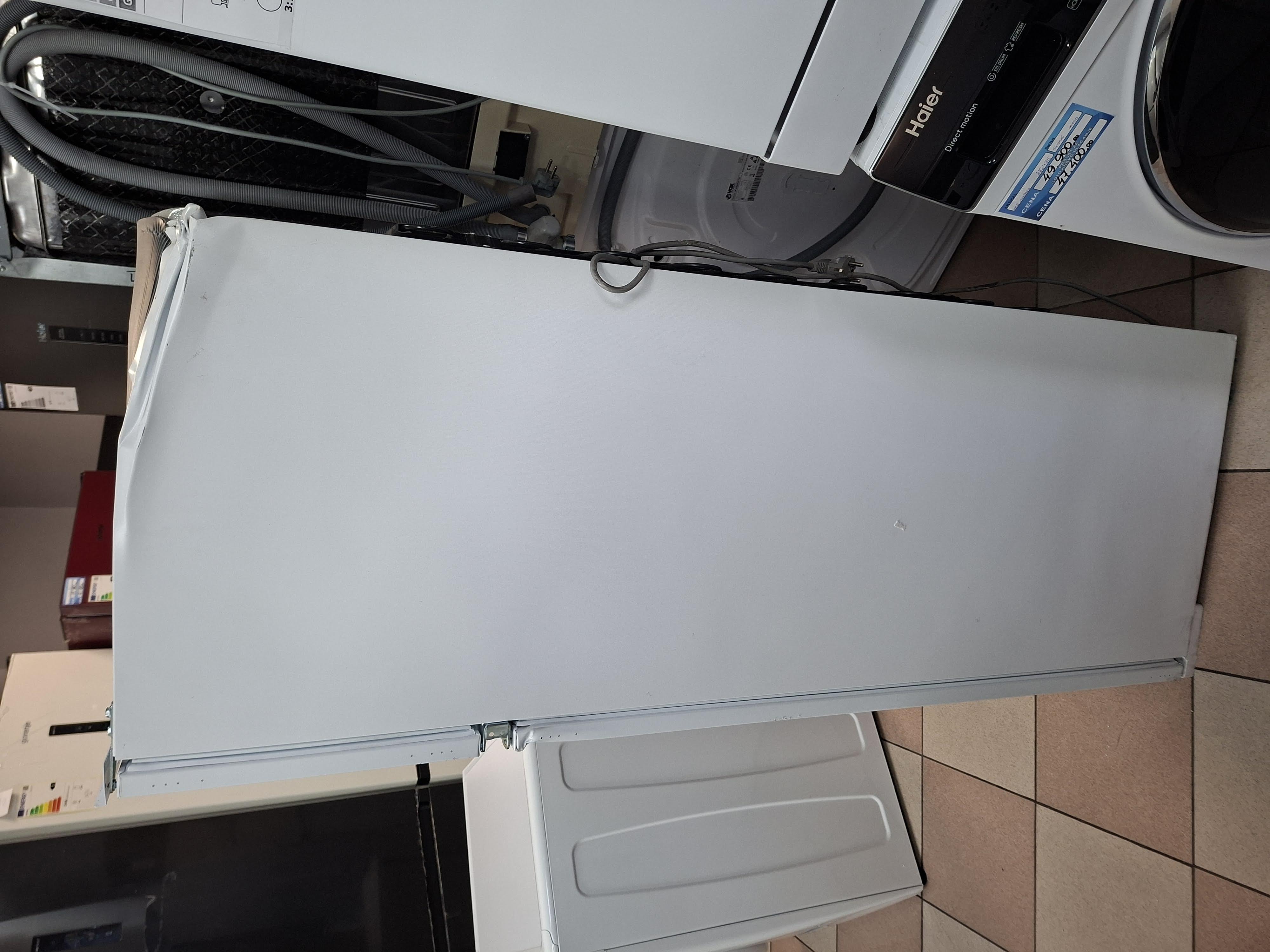 Ugradni frižider Indesit IND 2040 AA, 145cm.